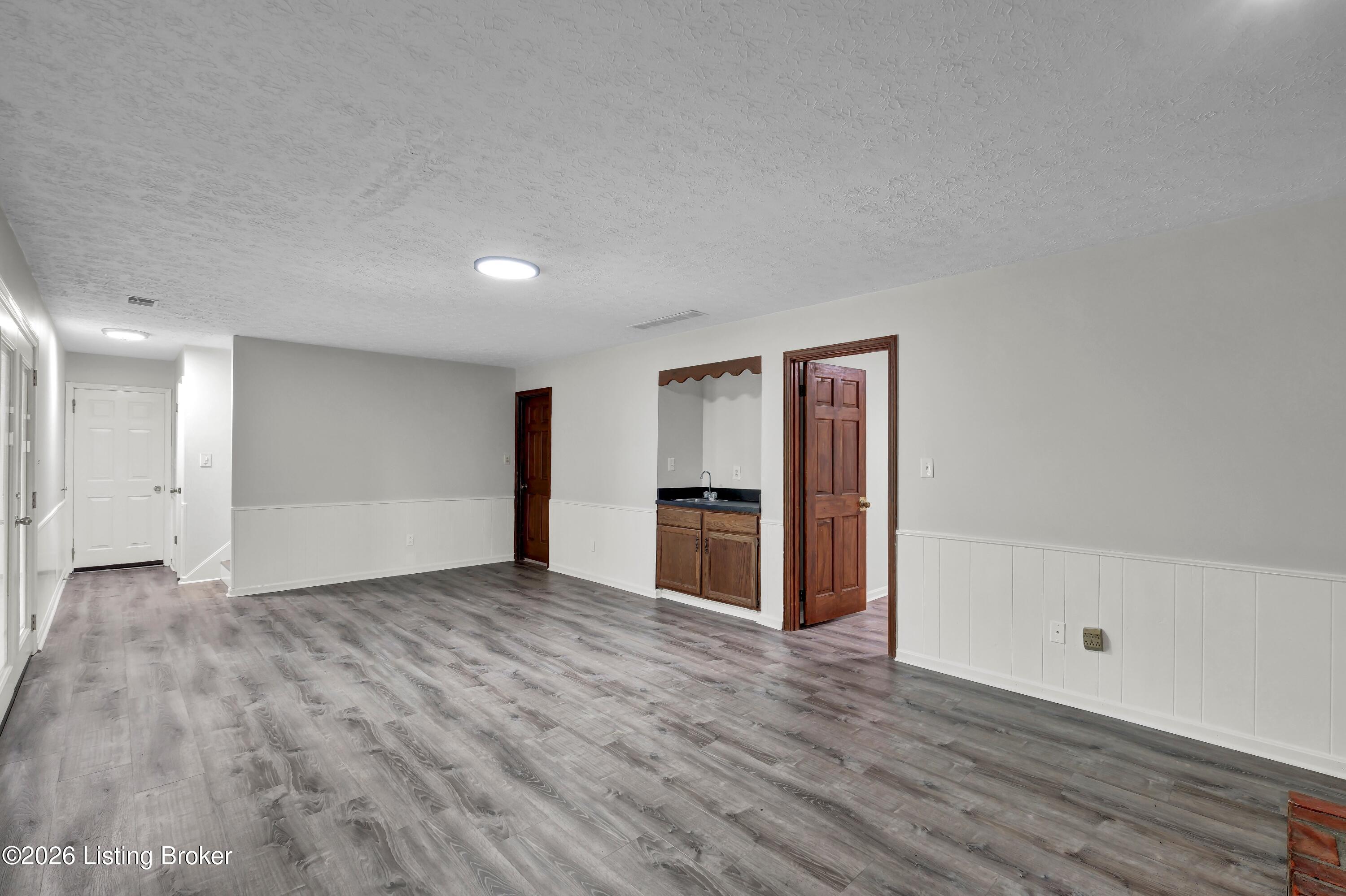 8203 Regal Pine Ct Property Photo 41
