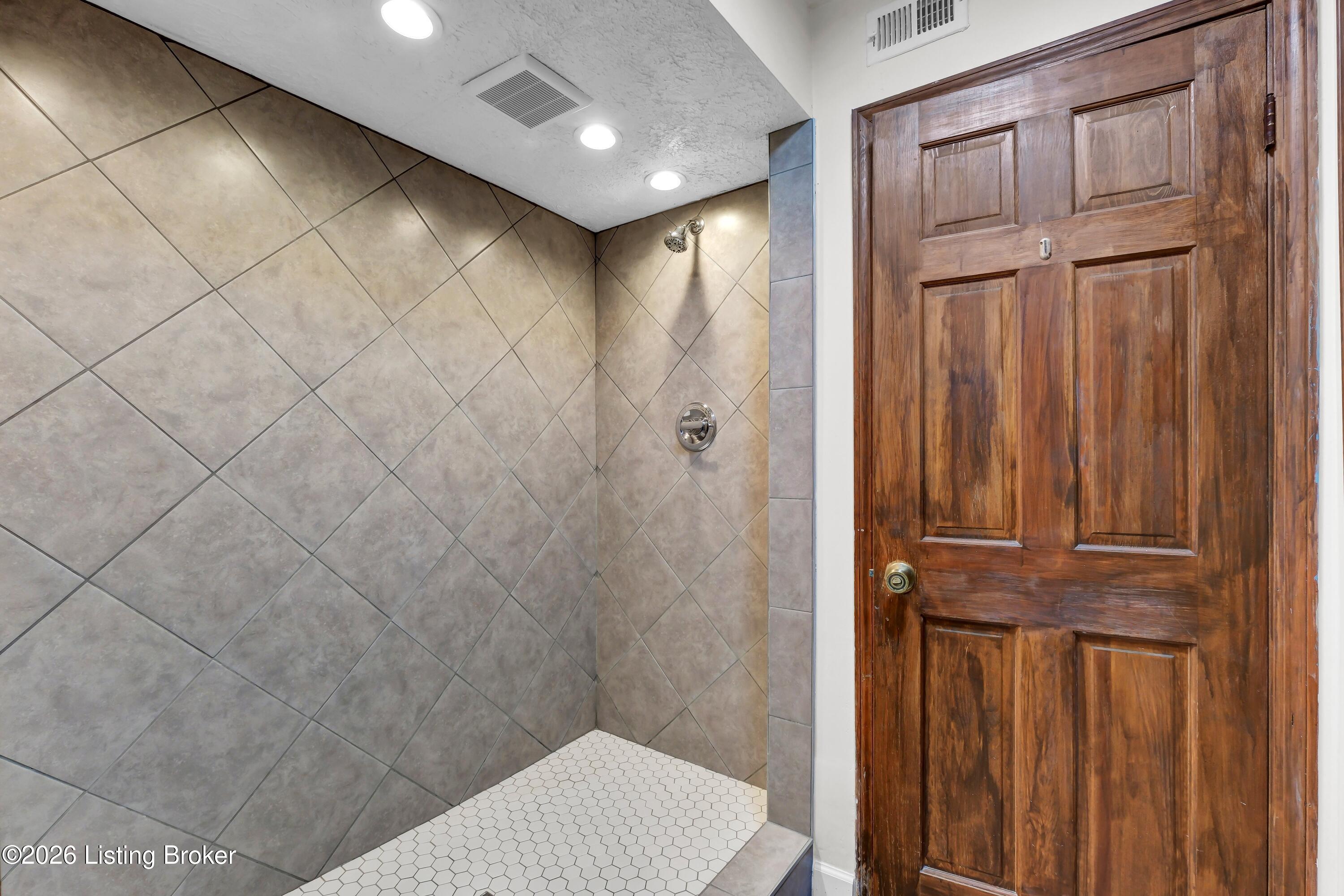 8203 Regal Pine Ct Property Photo 45