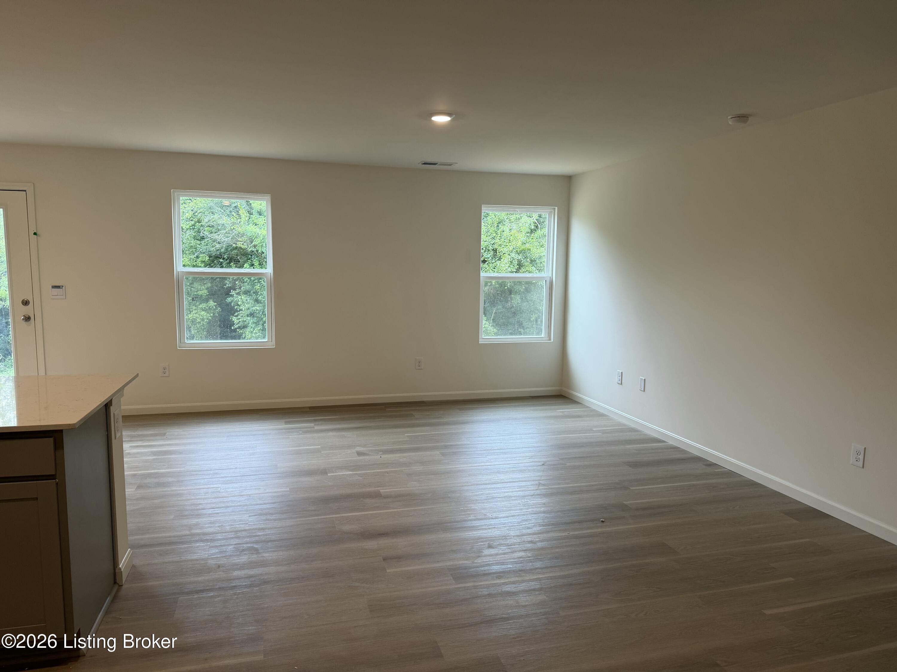 557 Zelcova Dr Property Photo 3