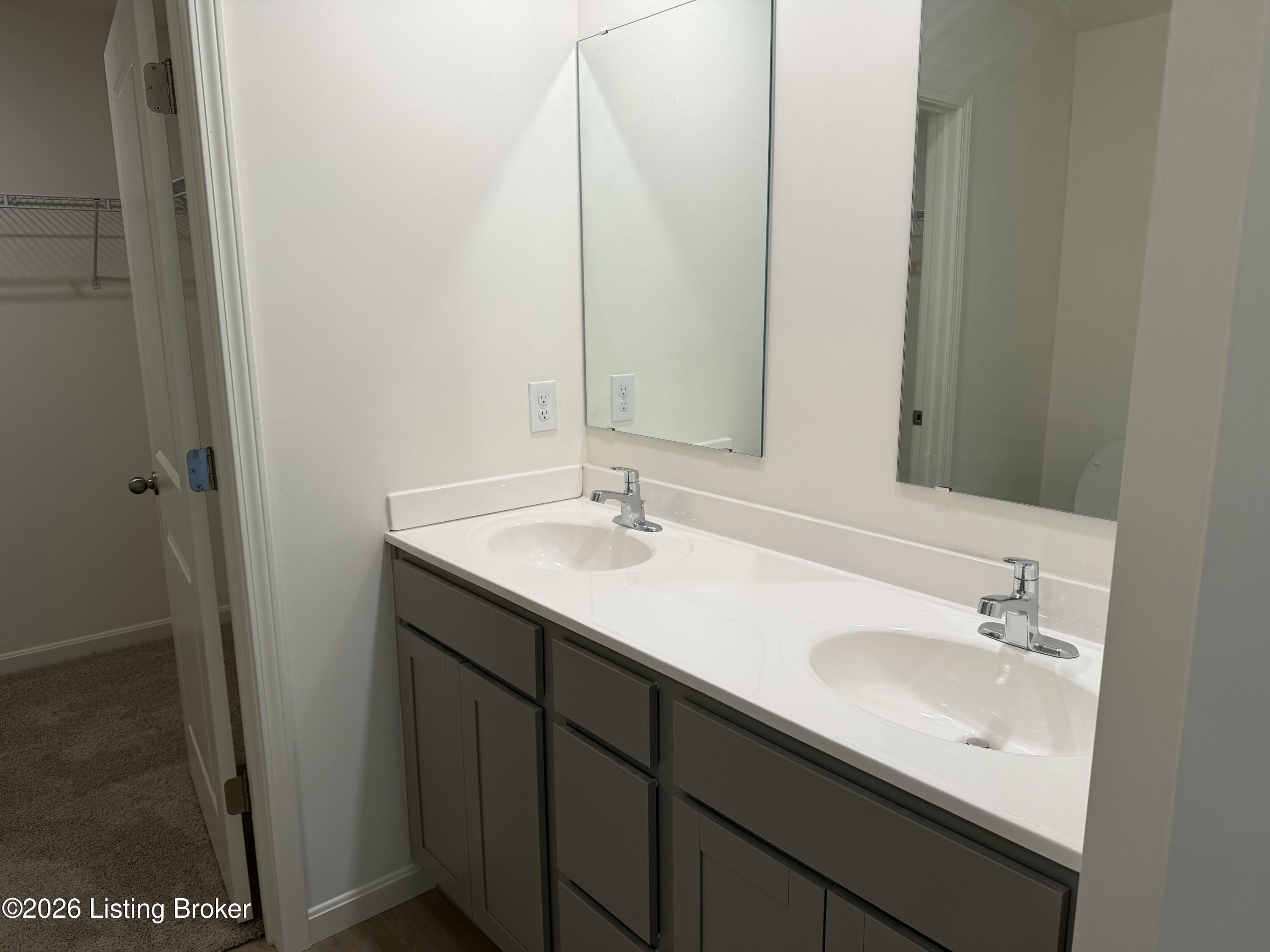 557 Zelcova Dr Property Photo 7