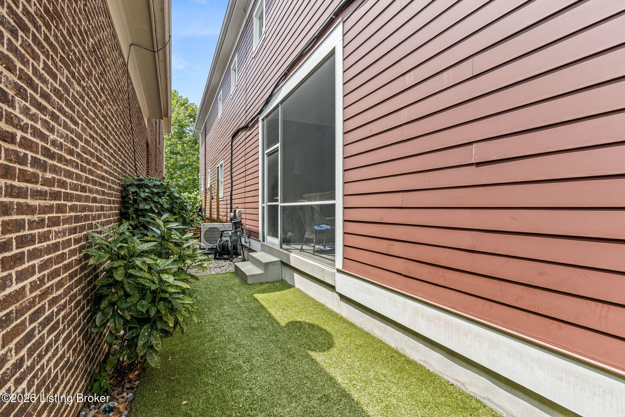 10803 Jimson St Property Photo 5