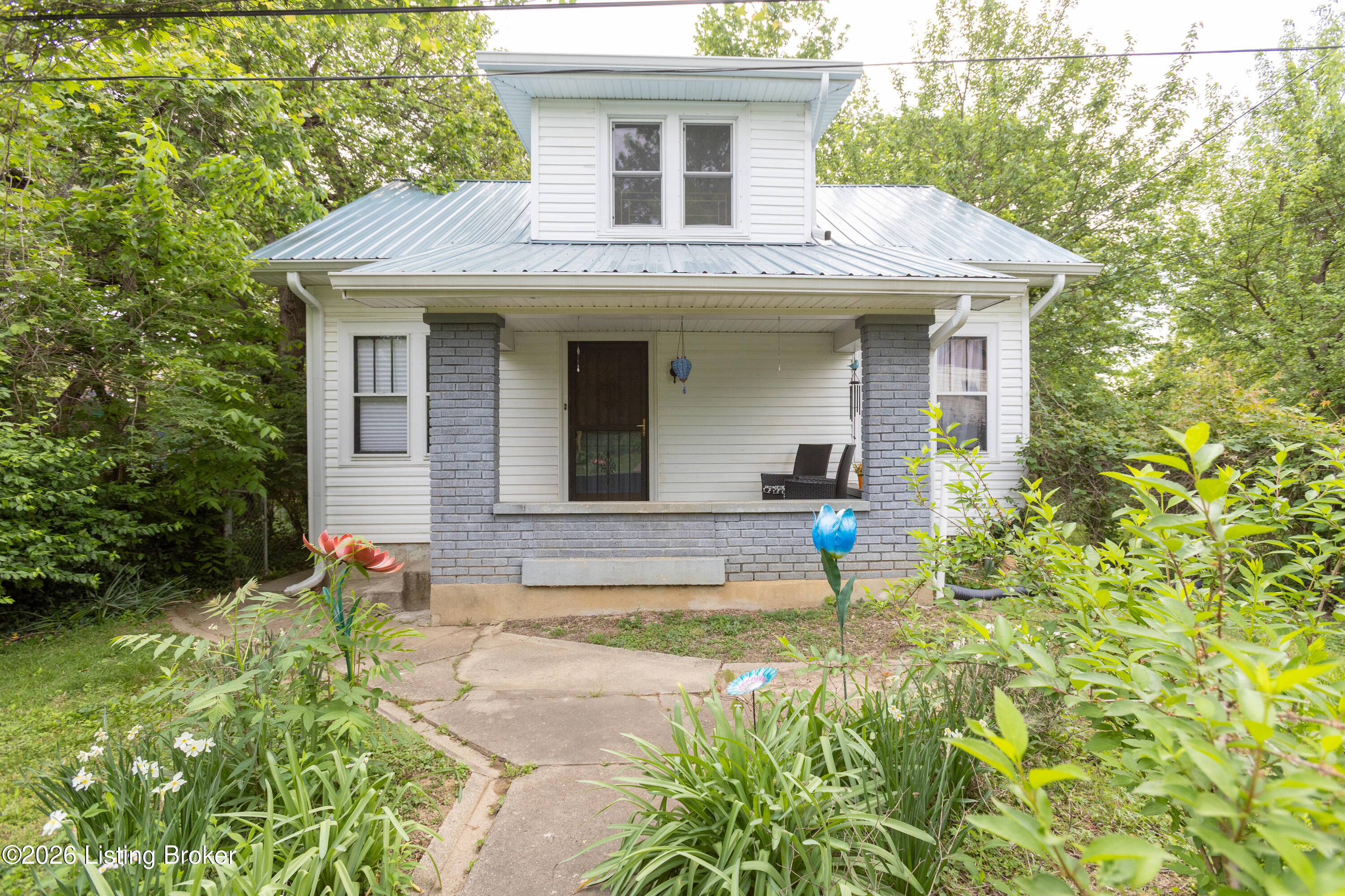 1926 Wrocklage Ave Rear Property Photo 1