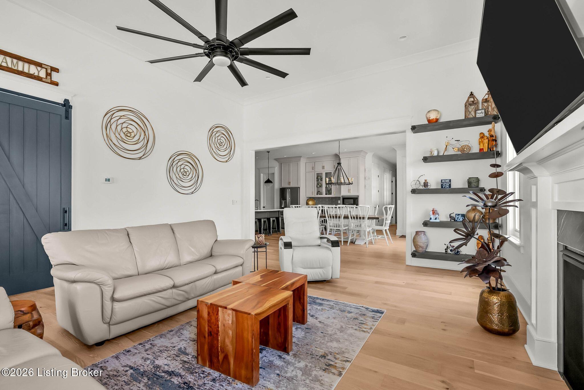 6005 Passionflower Dr Property Photo 8
