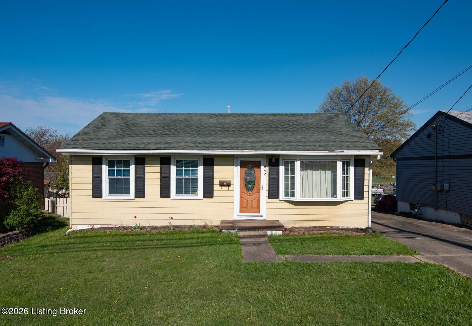 642 N Miles St Property Photo 2