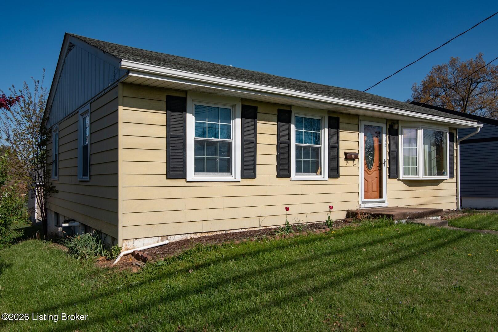 642 N Miles St Property Photo 3