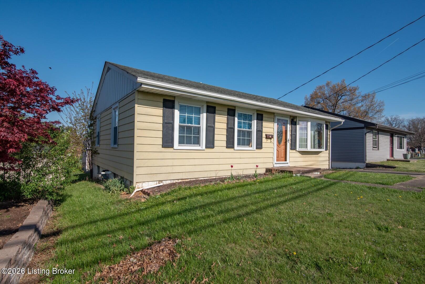 642 N Miles St Property Photo 4