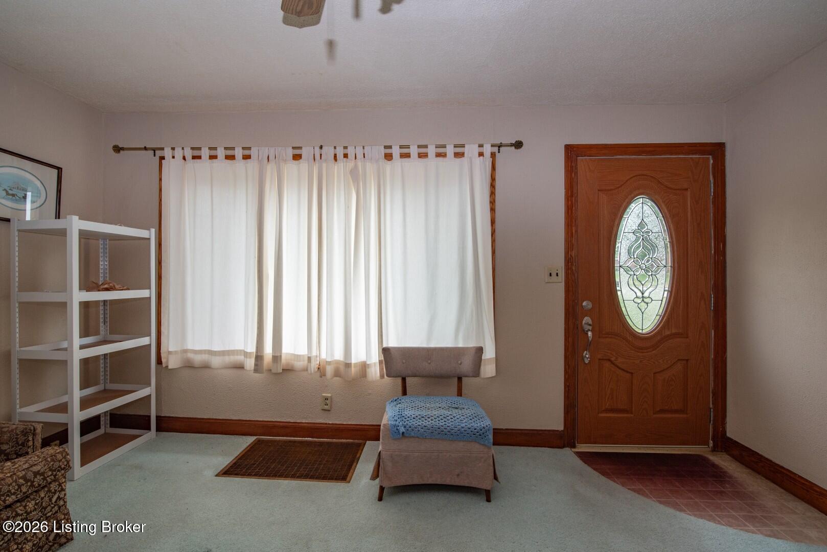 642 N Miles St Property Photo 12