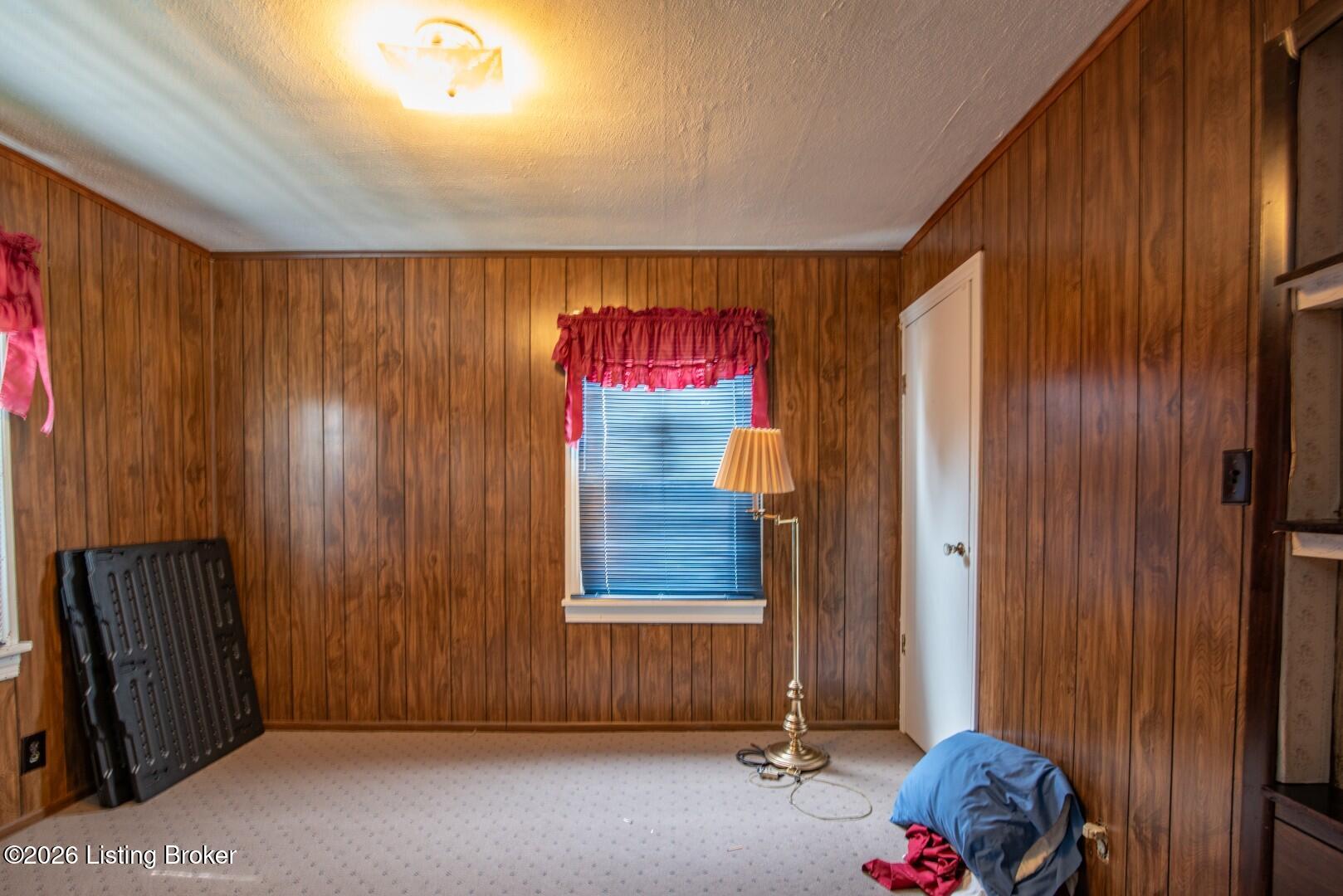 642 N Miles St Property Photo 34