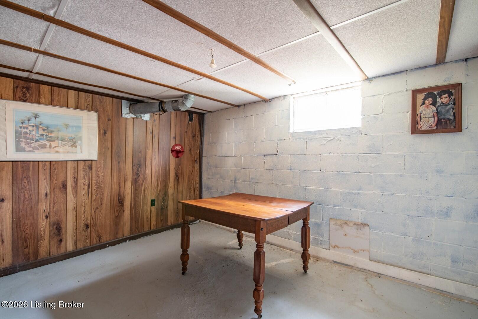 642 N Miles St Property Photo 41