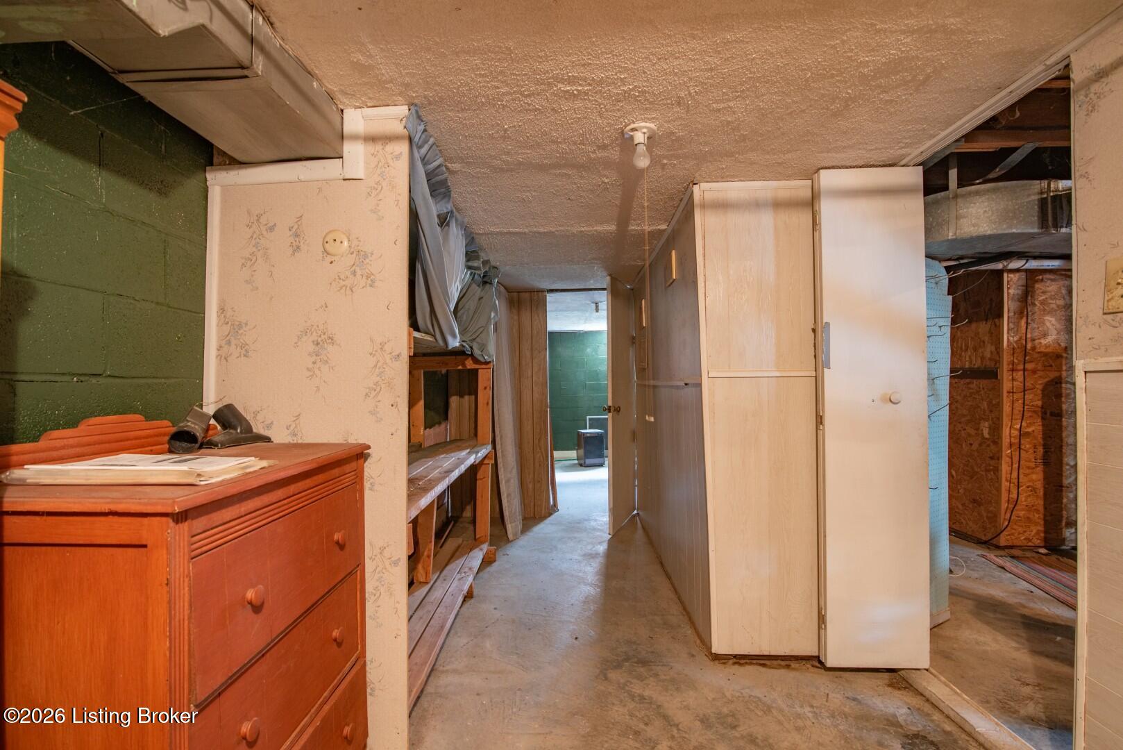 642 N Miles St Property Photo 44