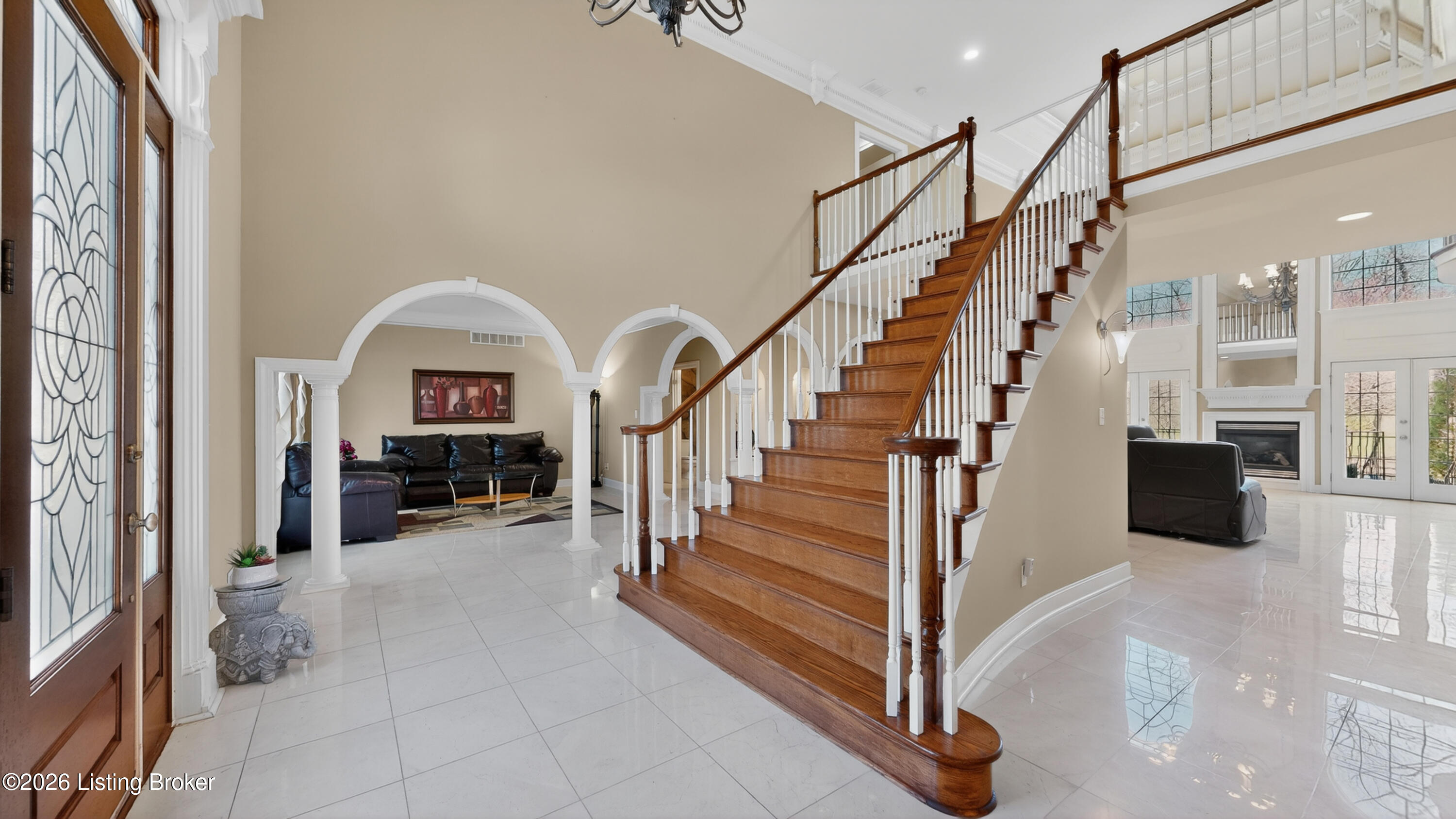 18901 Ridgeleigh Ln Property Photo 8