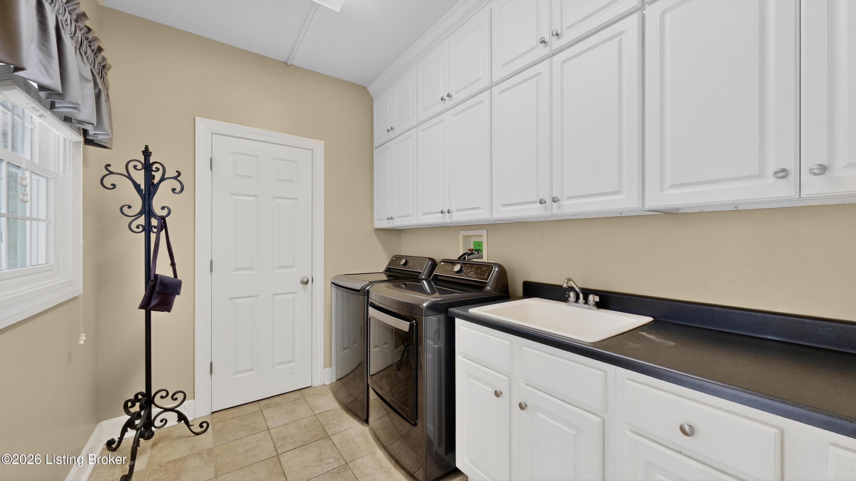 18901 Ridgeleigh Ln Property Photo 34