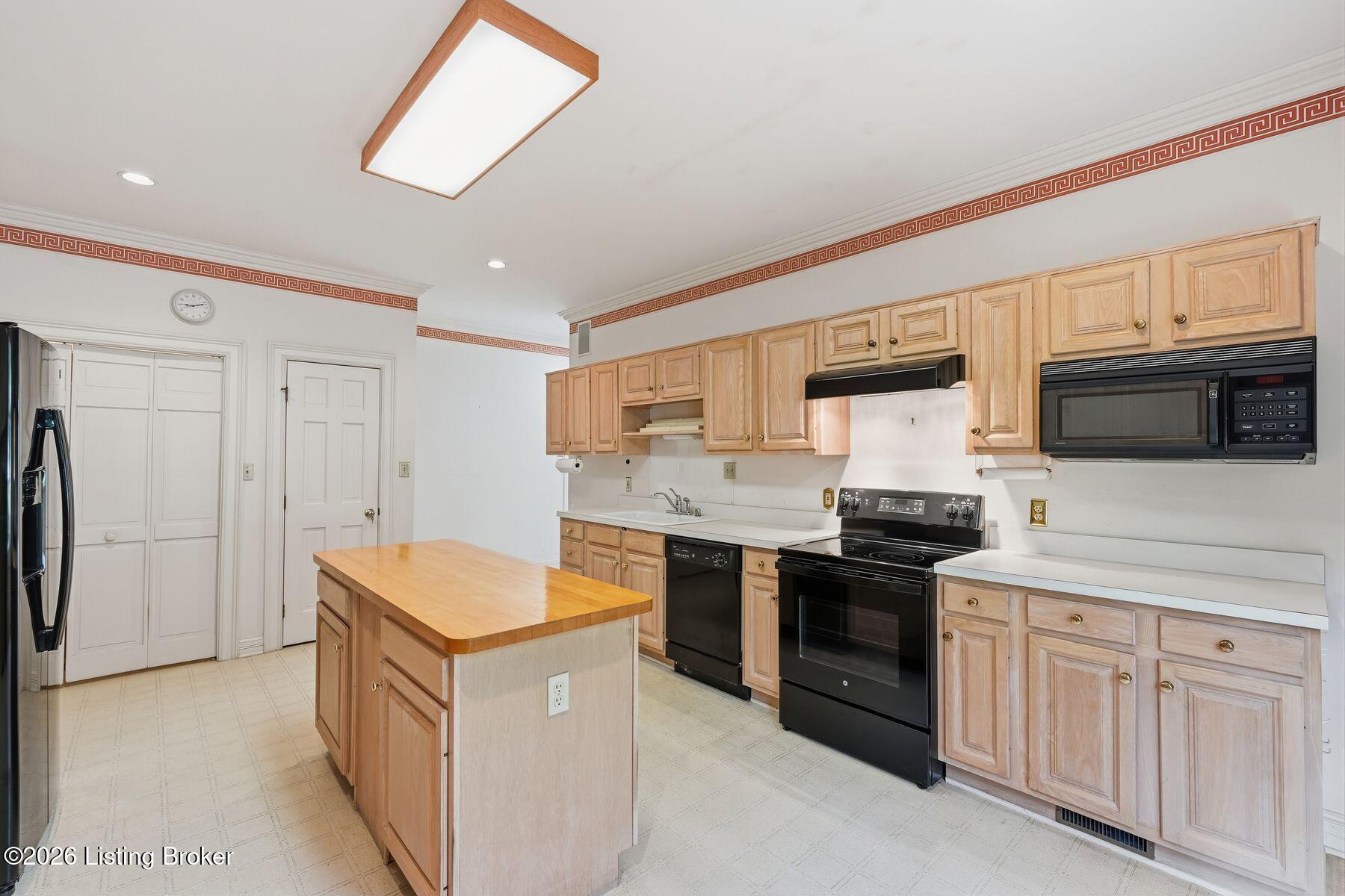 37 Brownsboro Hill Rd Property Photo 11