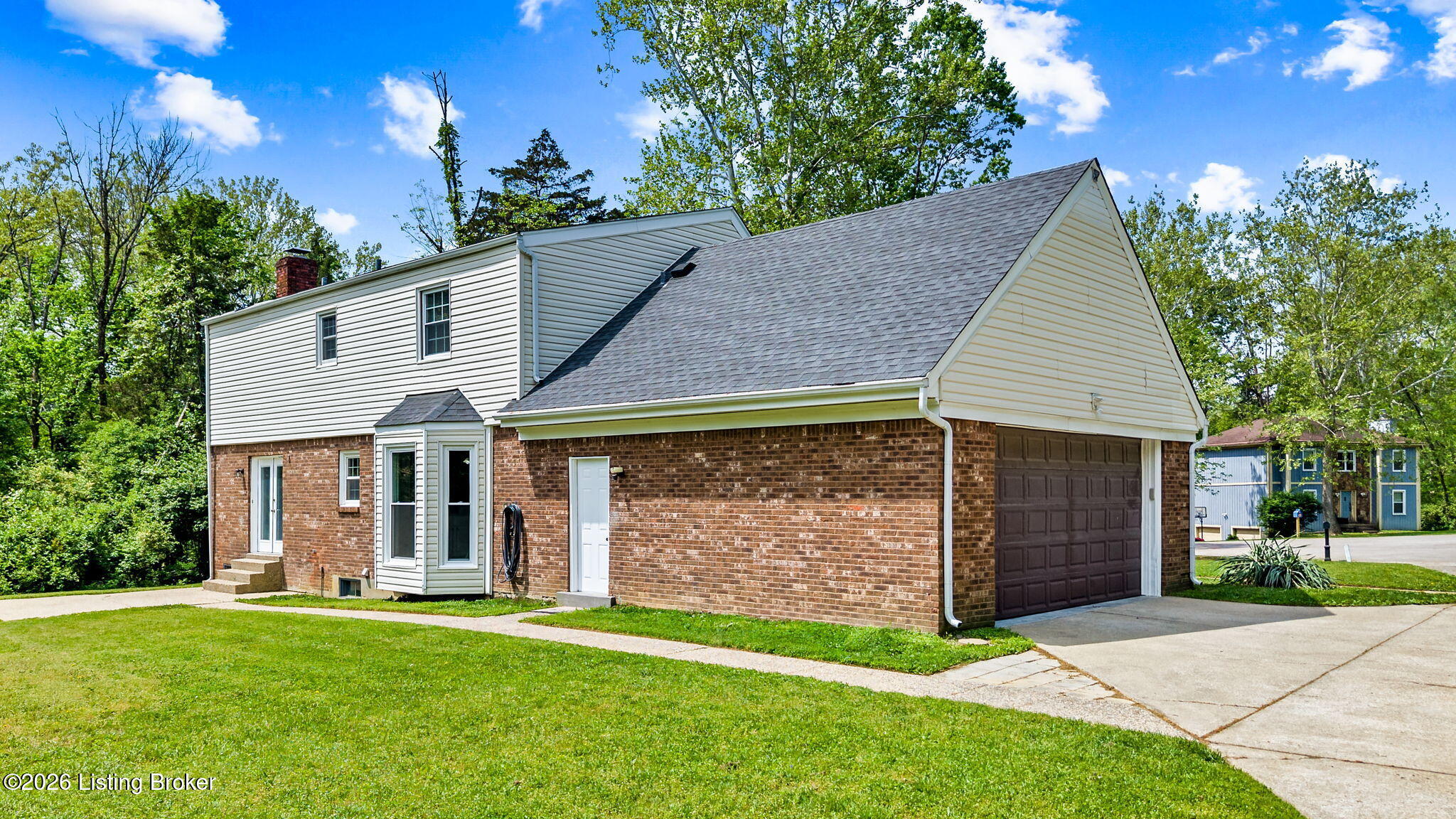 1107 Bruce Wood Ct Property Photo 5
