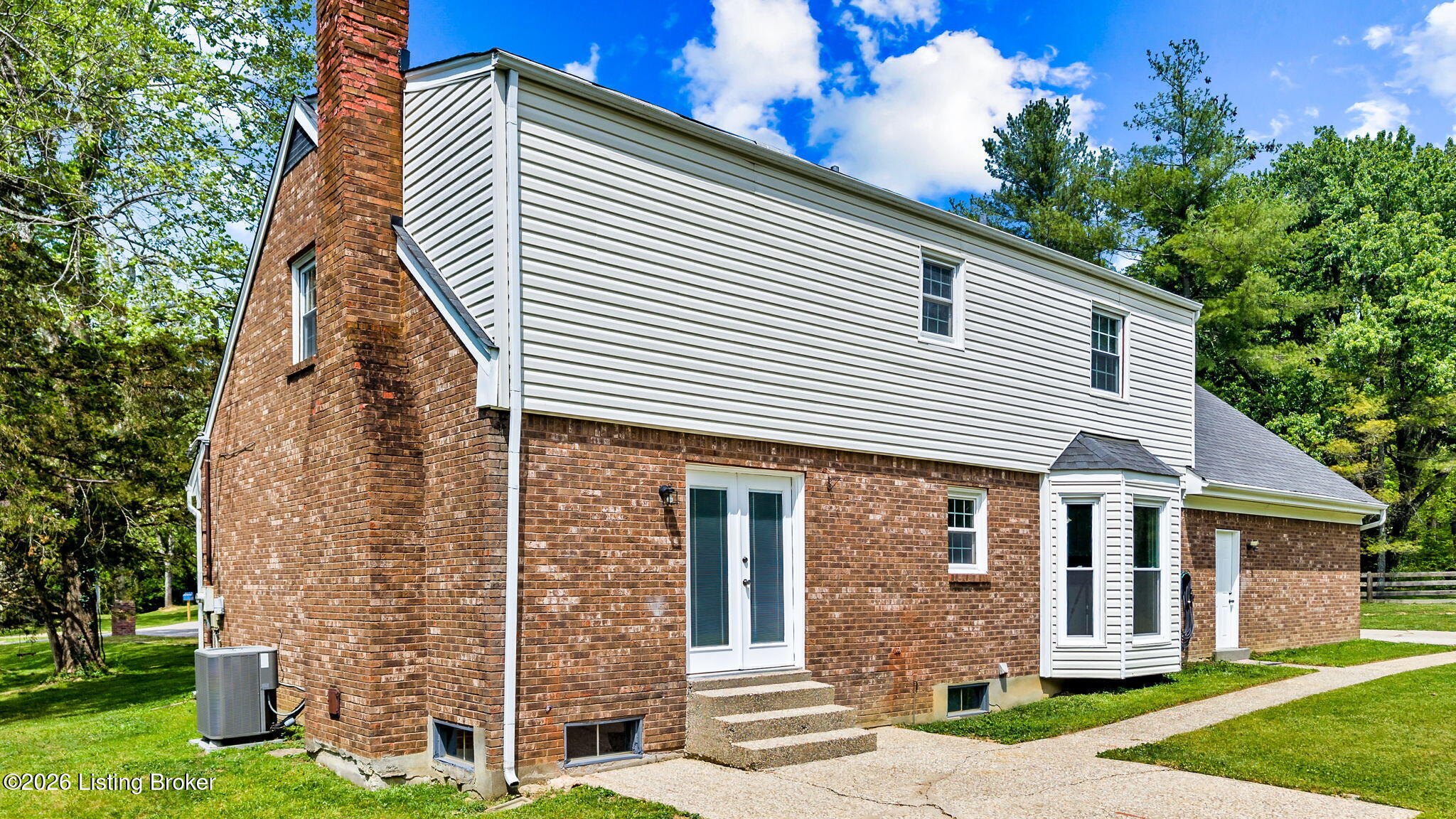1107 Bruce Wood Ct Property Photo 6