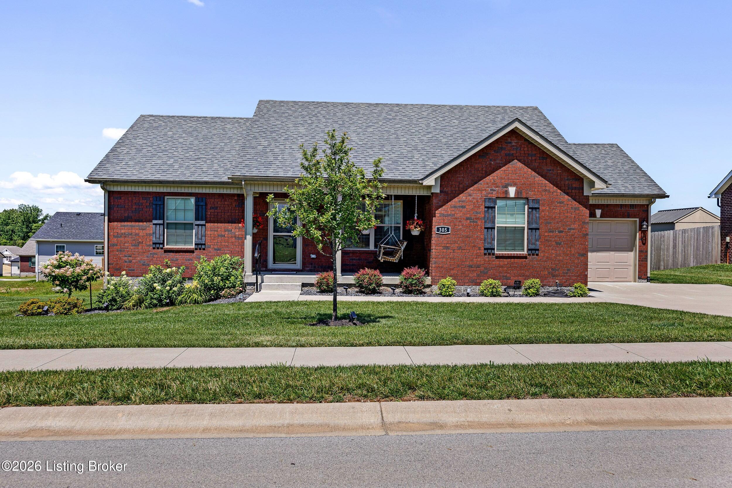 305 Oak Hill Ct Property Photo 1
