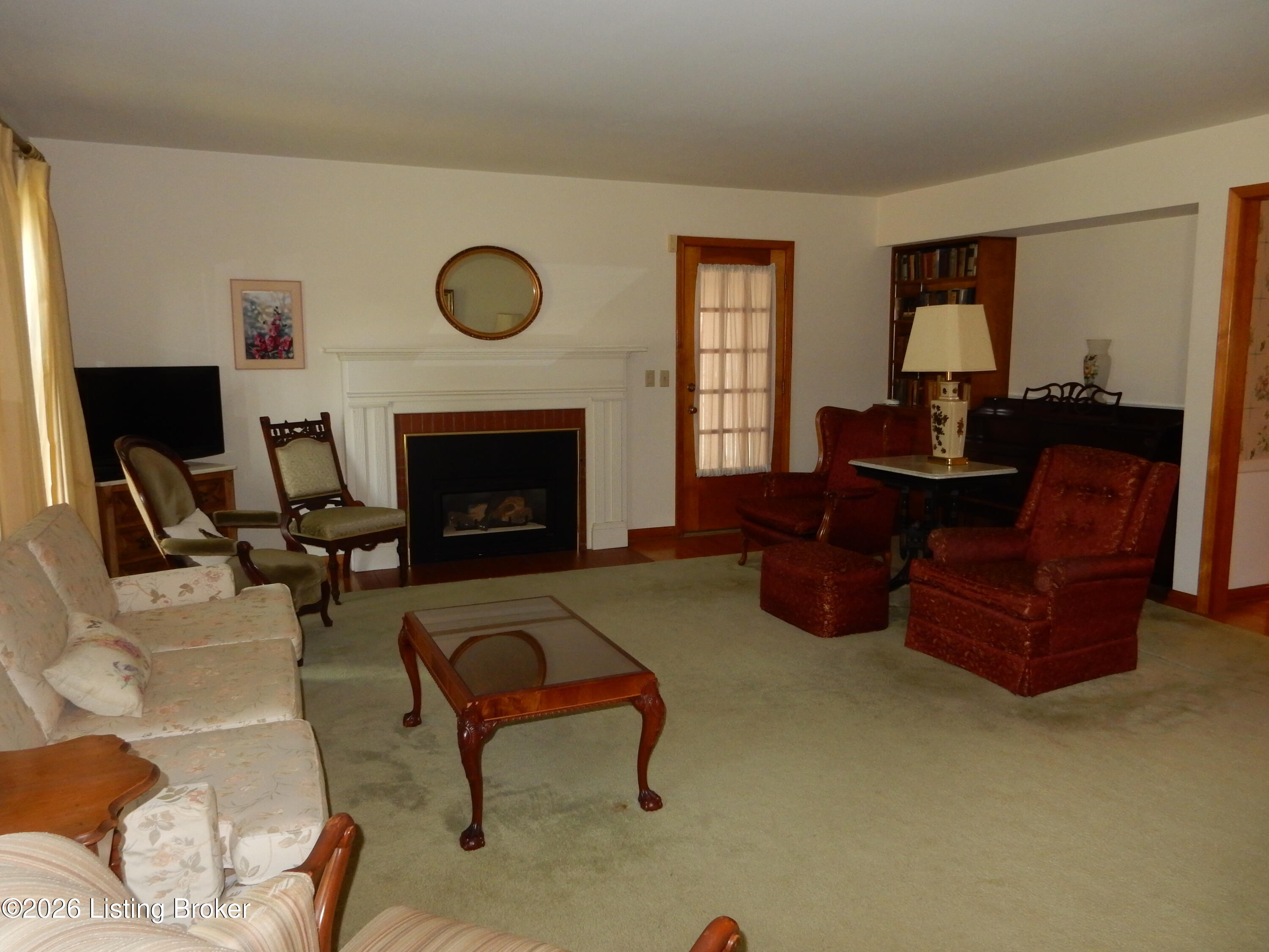 283 Tollview Dr Property Photo 2