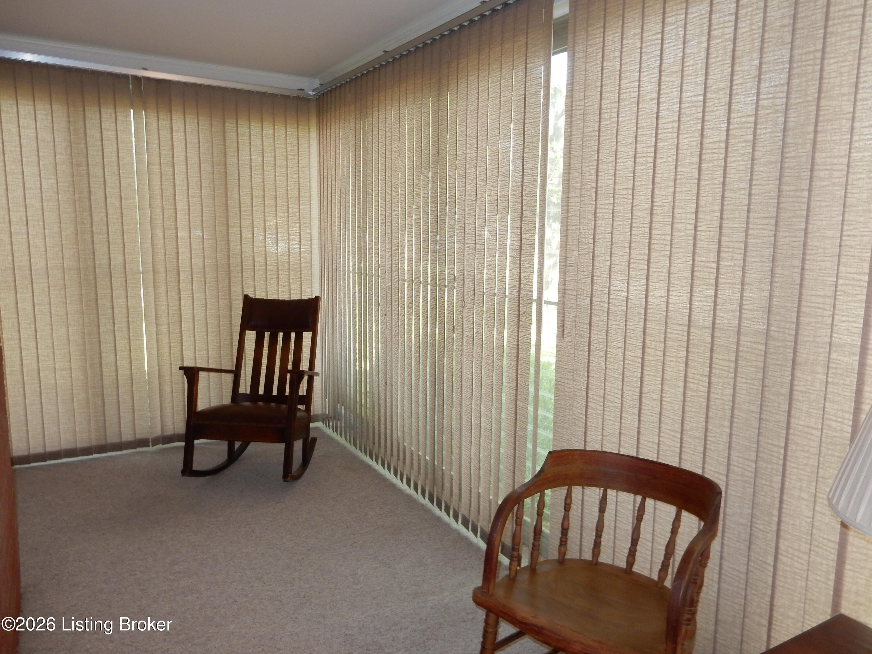 283 Tollview Dr Property Photo 7