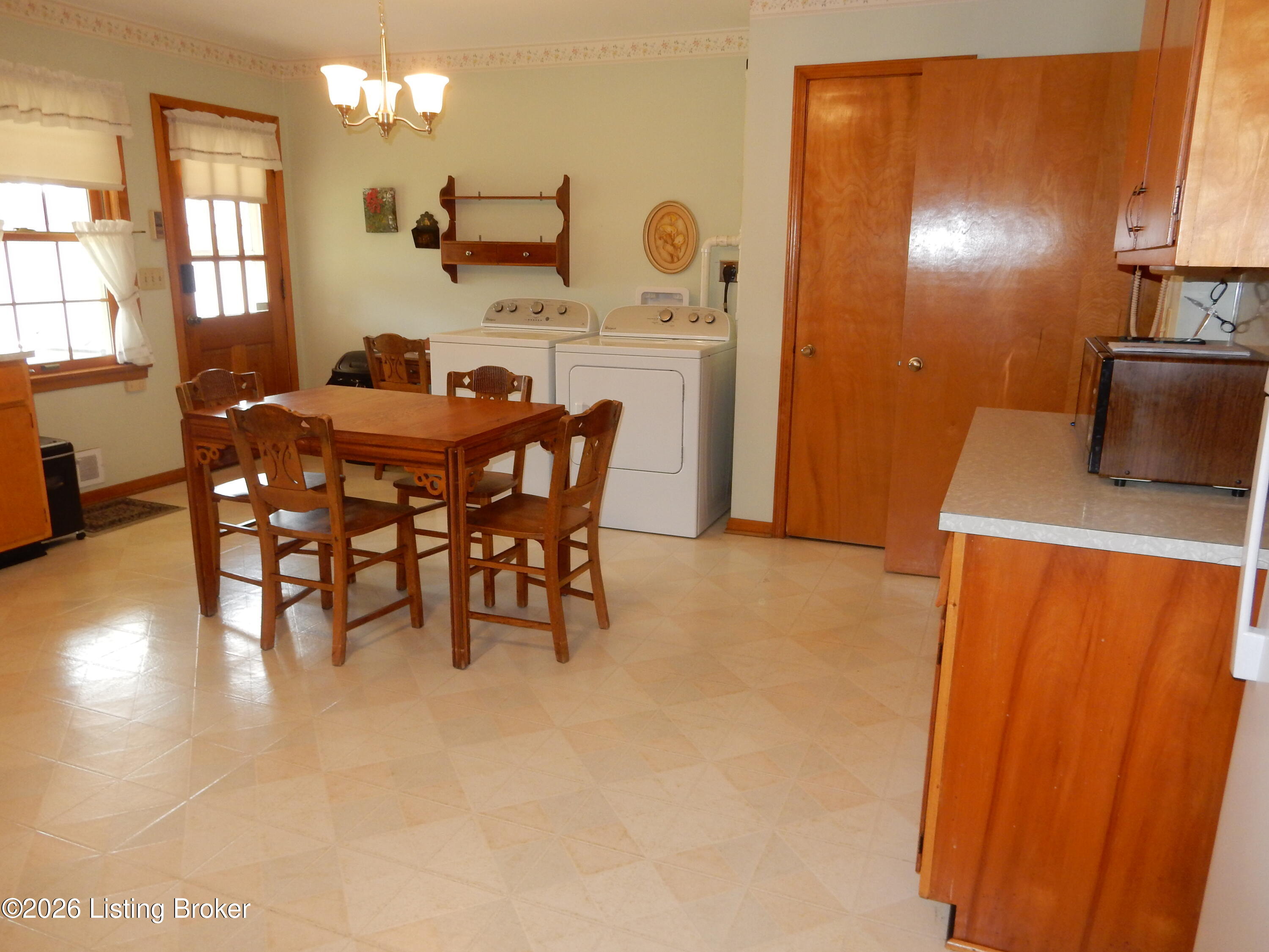 283 Tollview Dr Property Photo 12