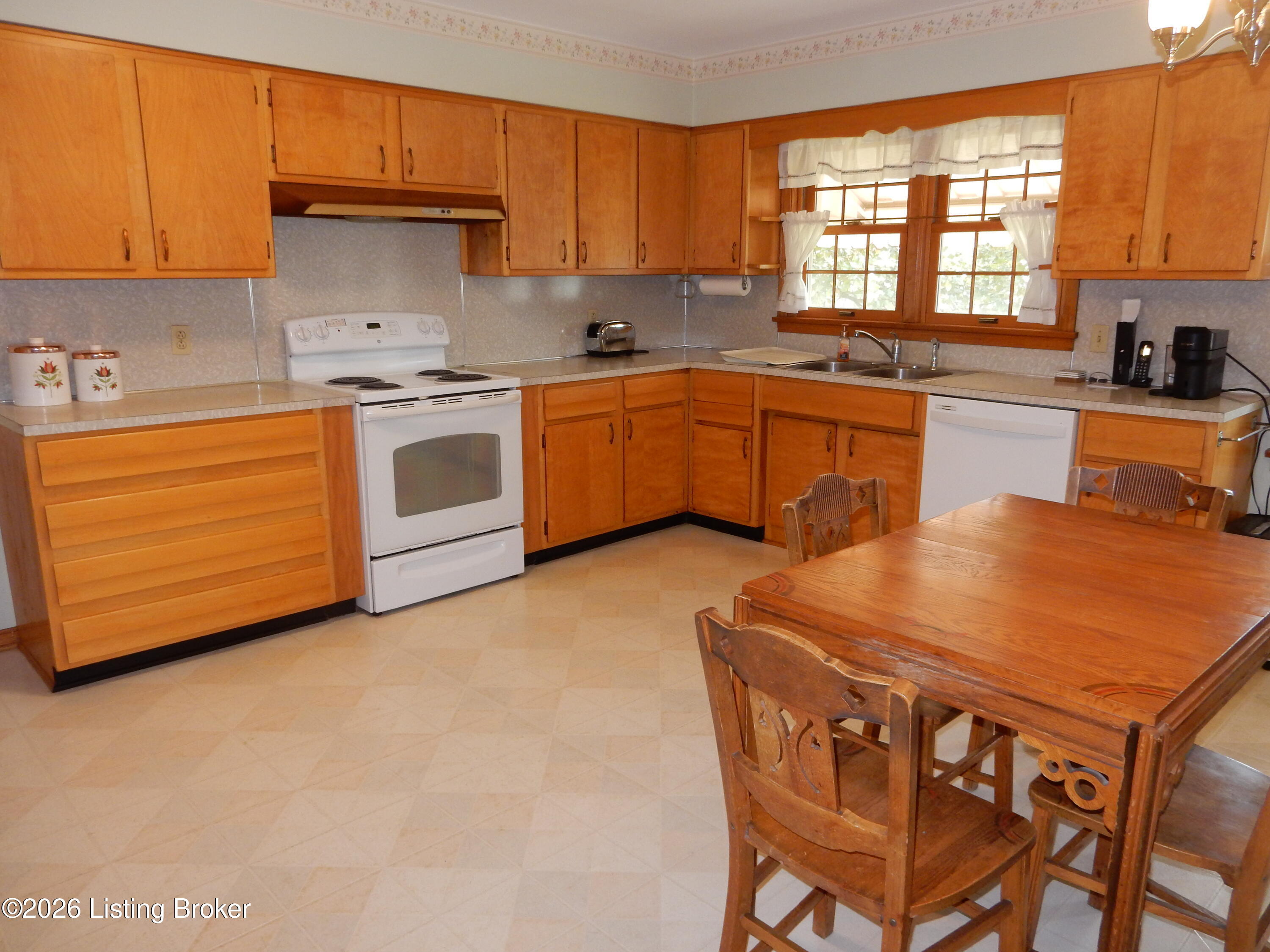 283 Tollview Dr Property Photo 13