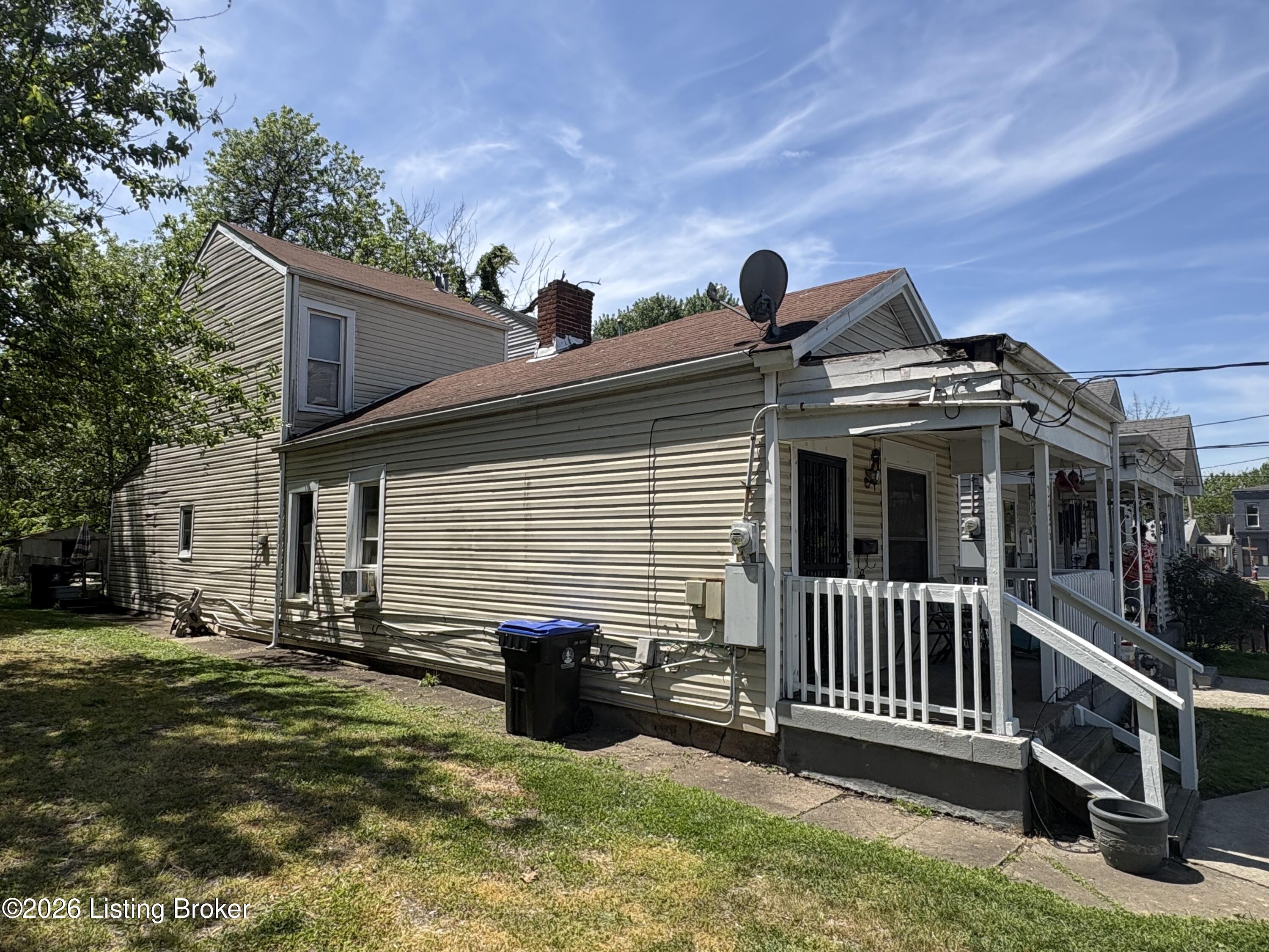 2426 Bank St Property Photo 2