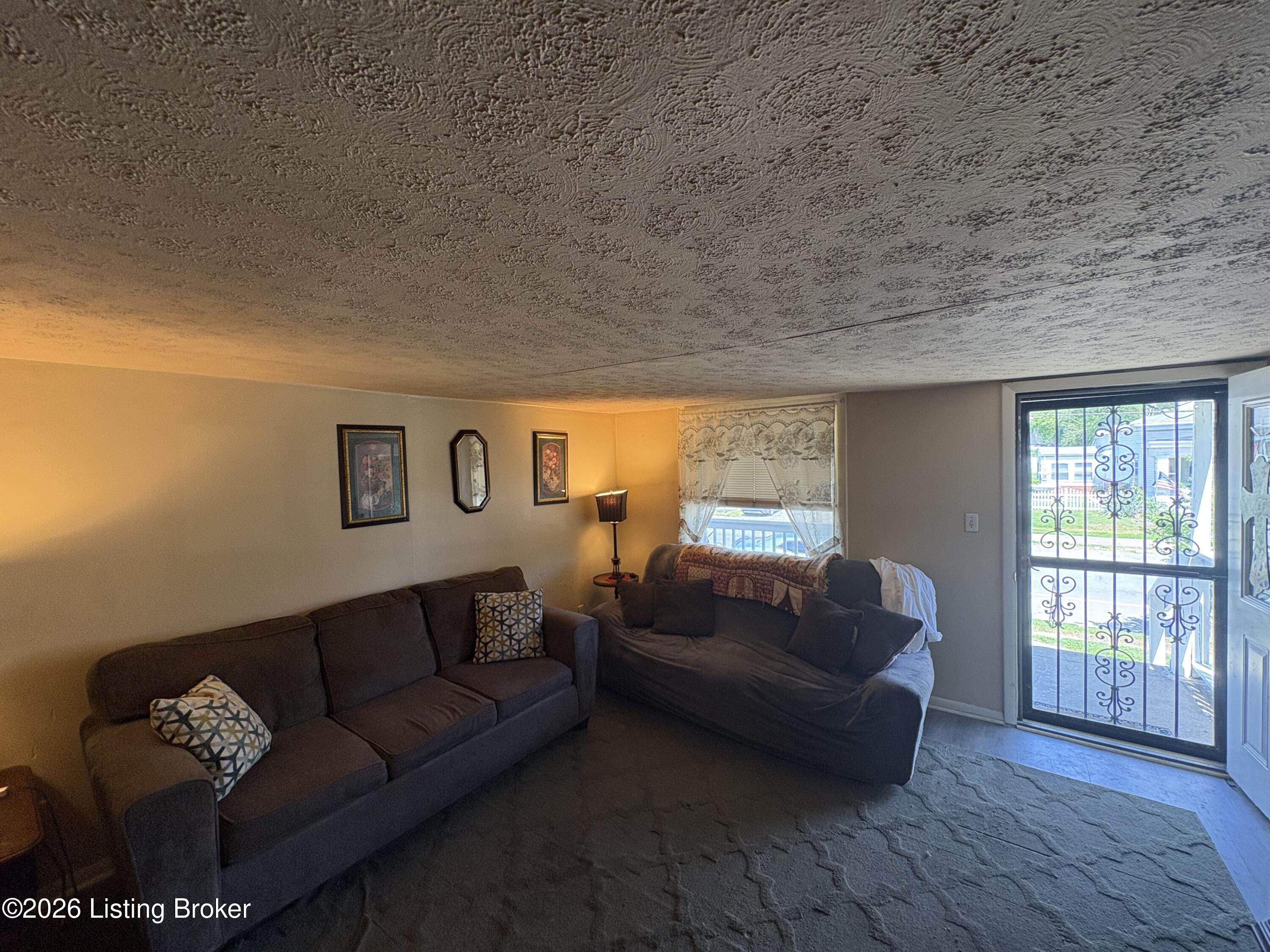 2426 Bank St Property Photo 6