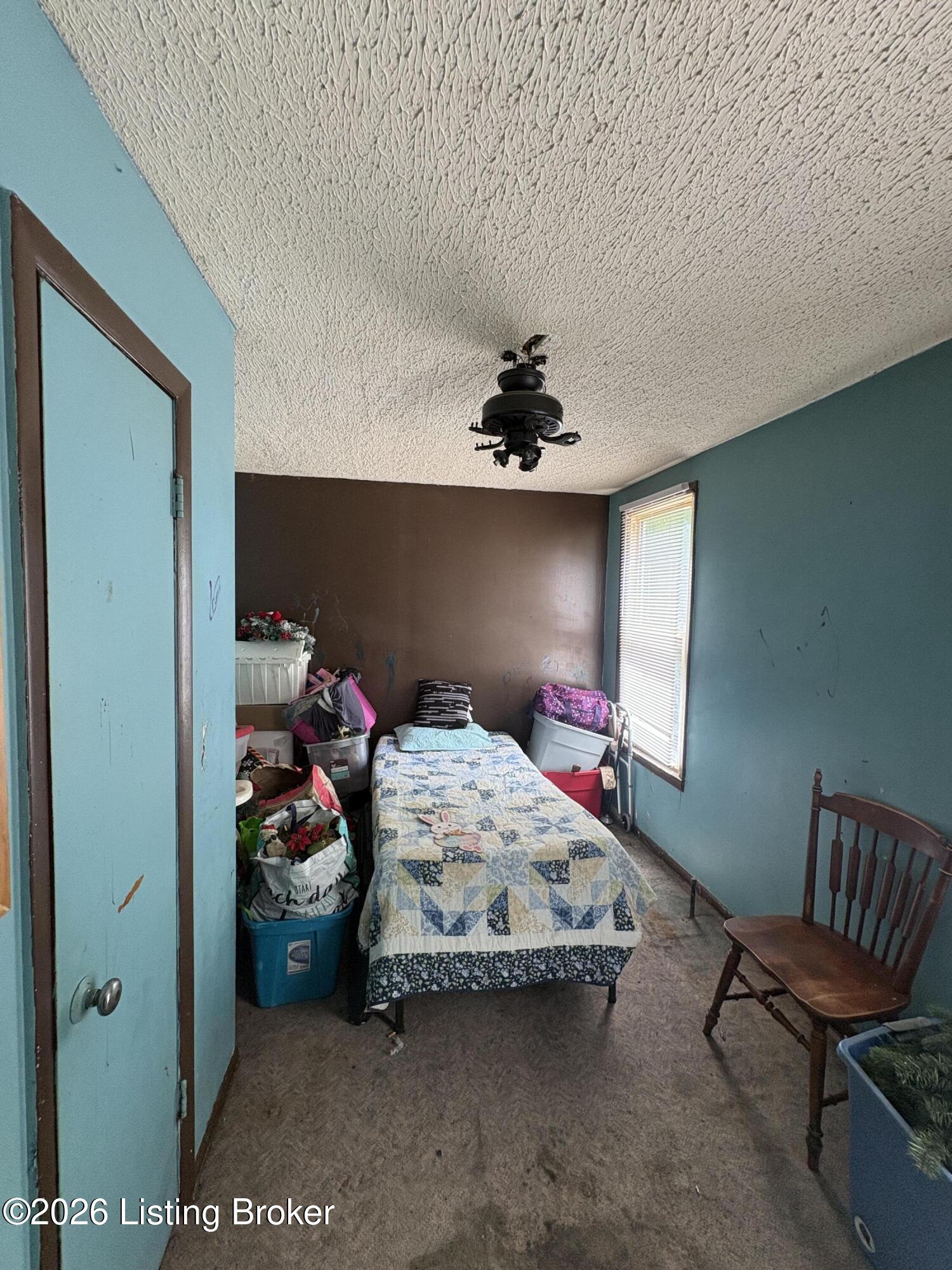 2426 Bank St Property Photo 9