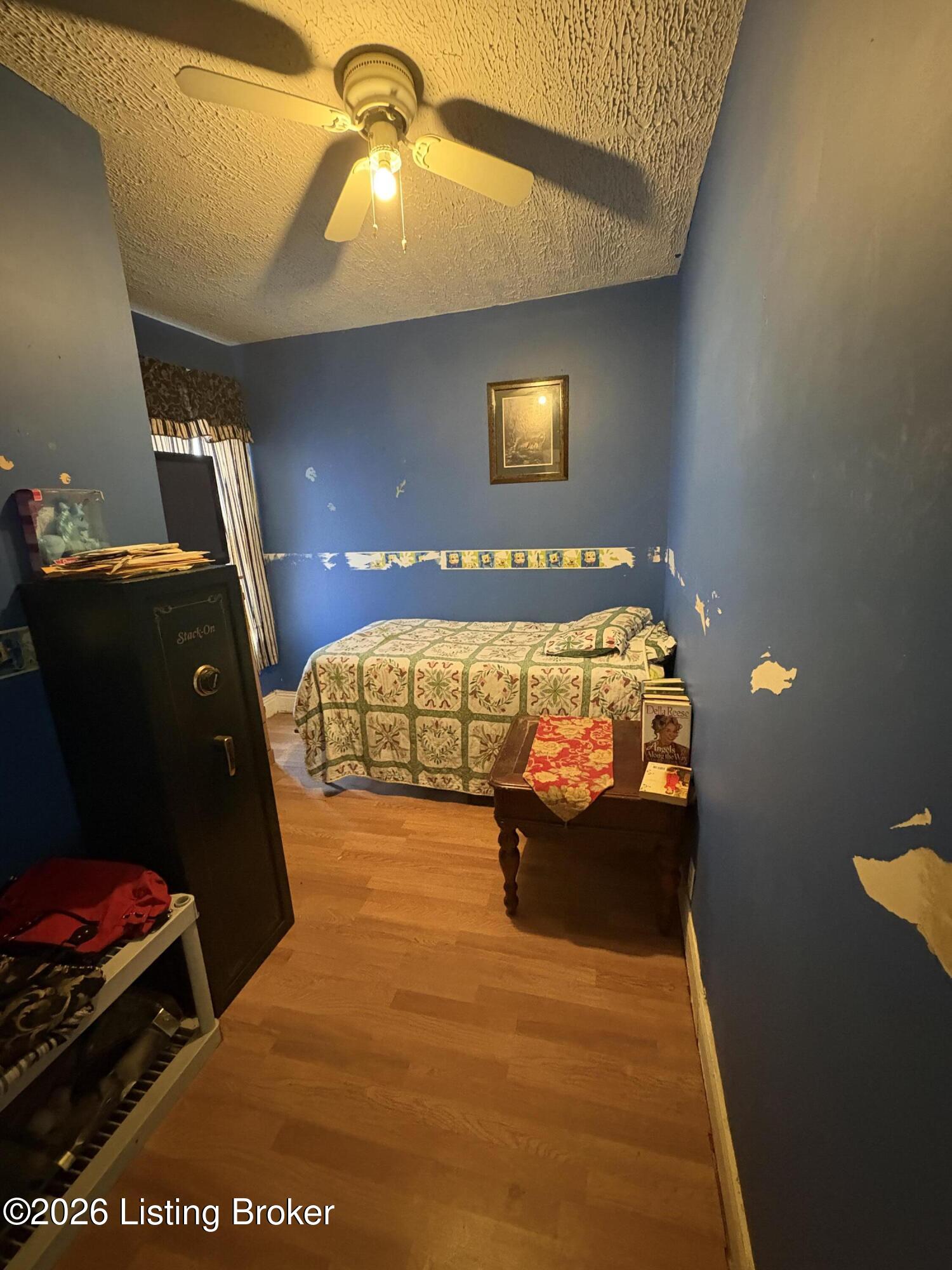 2426 Bank St Property Photo 10