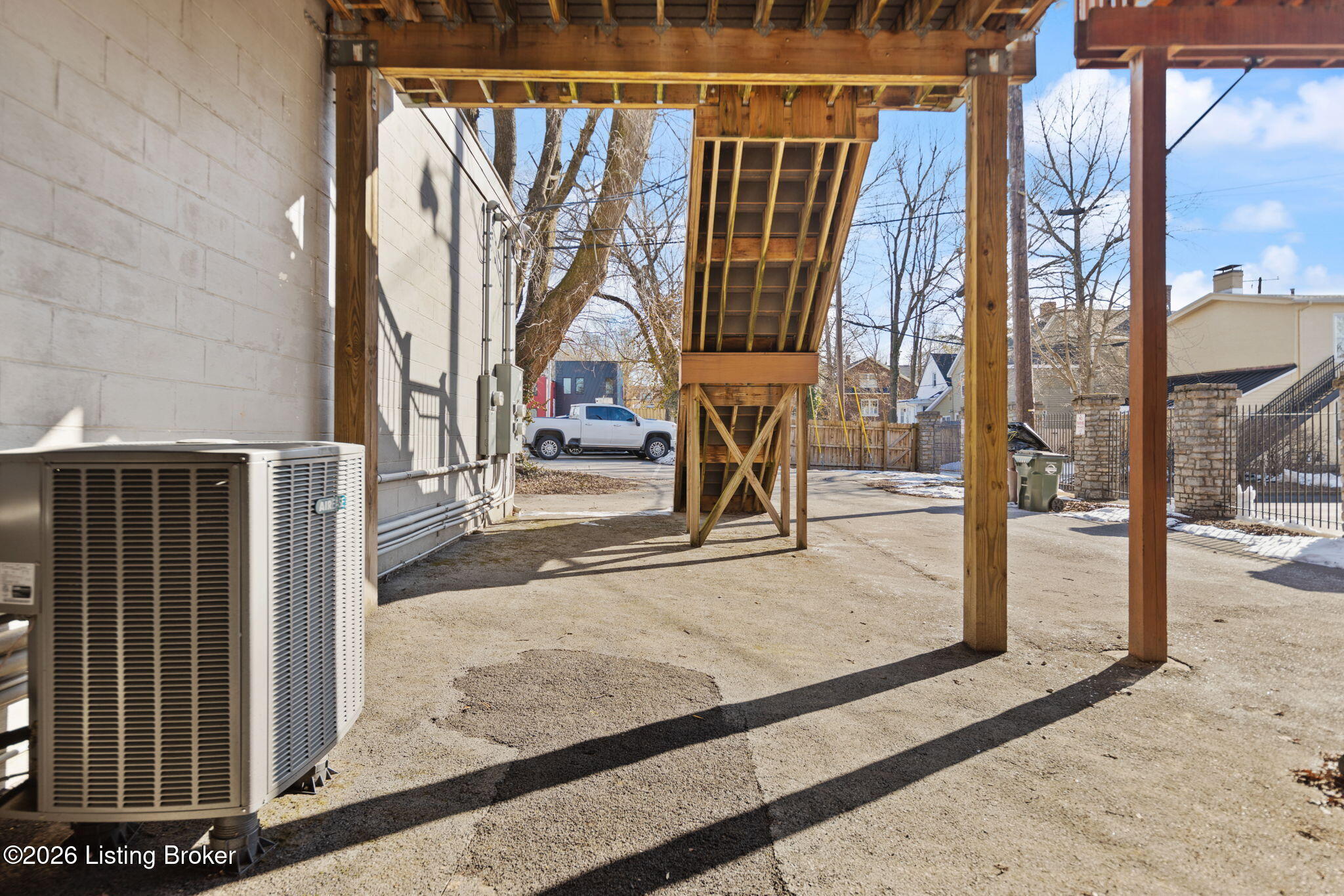 192 S Main St Property Photo 41