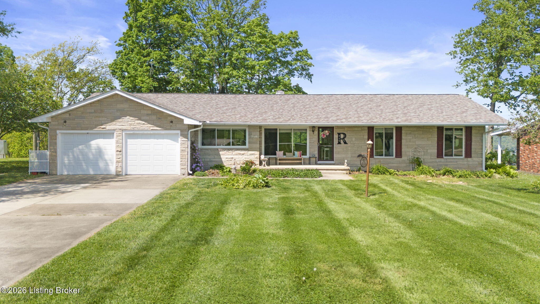 449 Riverview Dr Property Photo 1