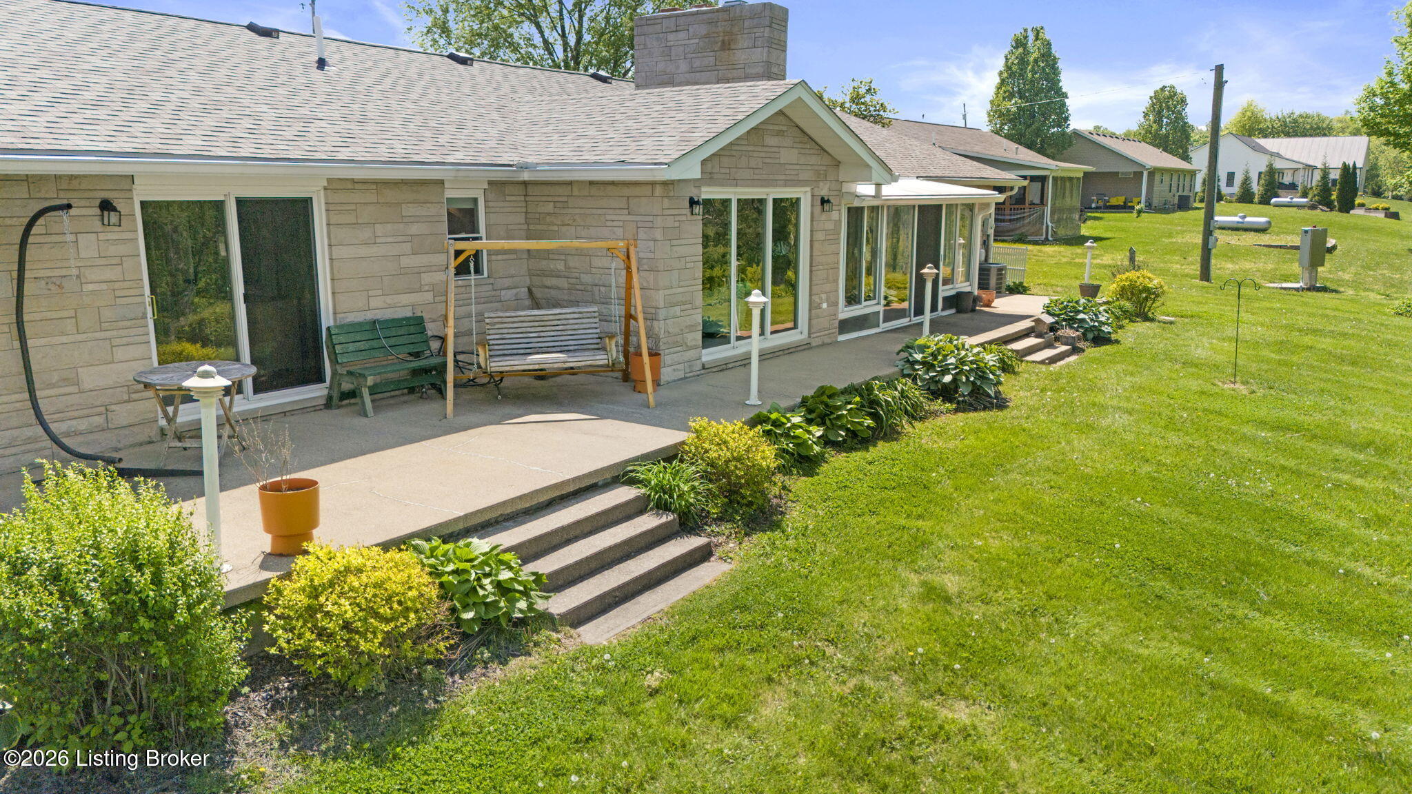 449 Riverview Dr Property Photo 3