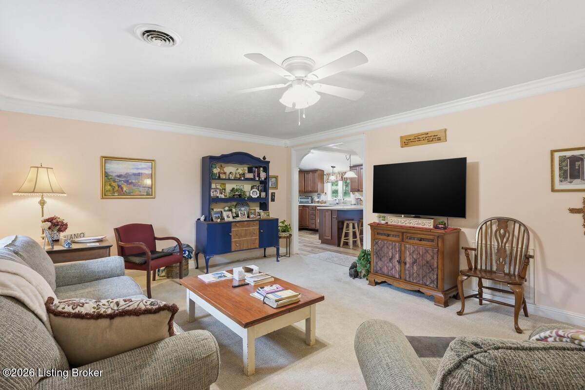 212 Lilac Rd Property Photo 2