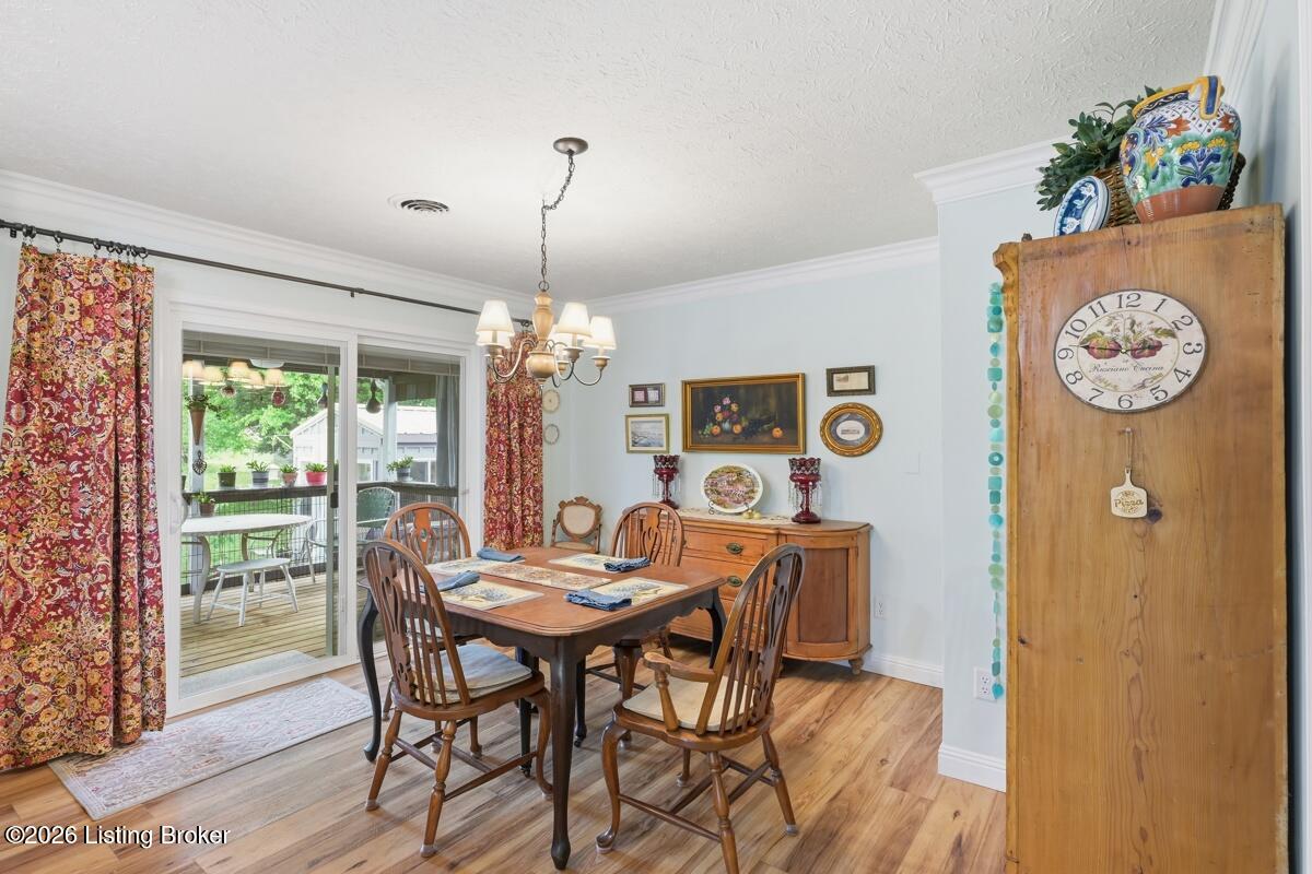 212 Lilac Rd Property Photo 4
