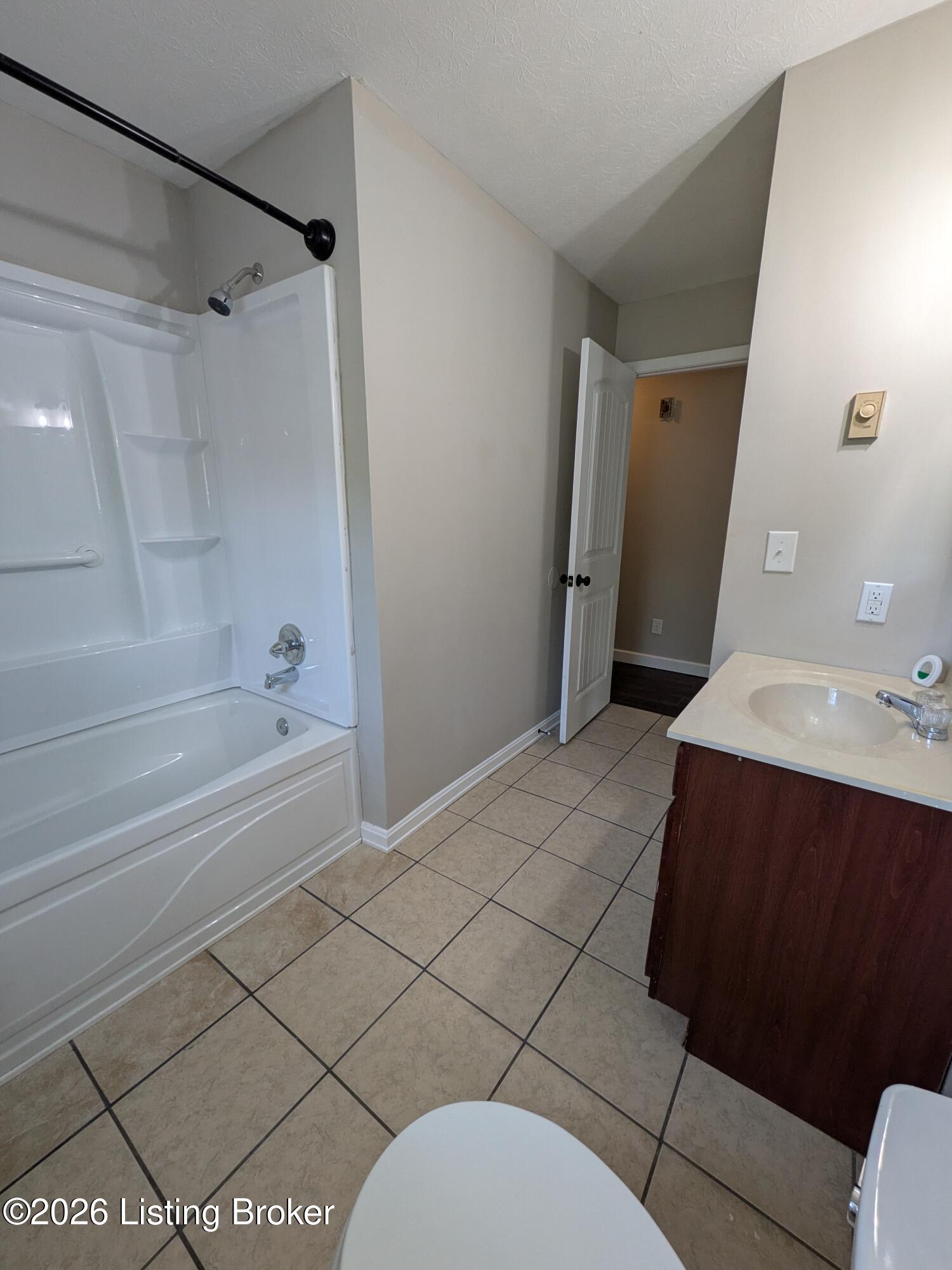 155 Valleyview Dr Property Photo 9