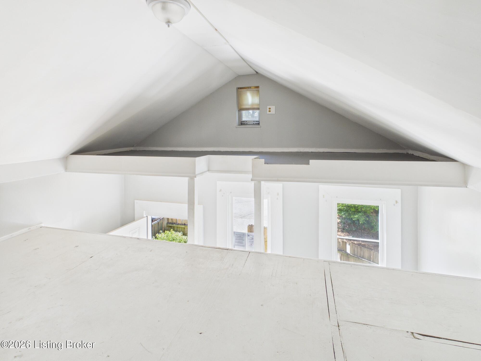 925 Schiller Ct Property Photo 10
