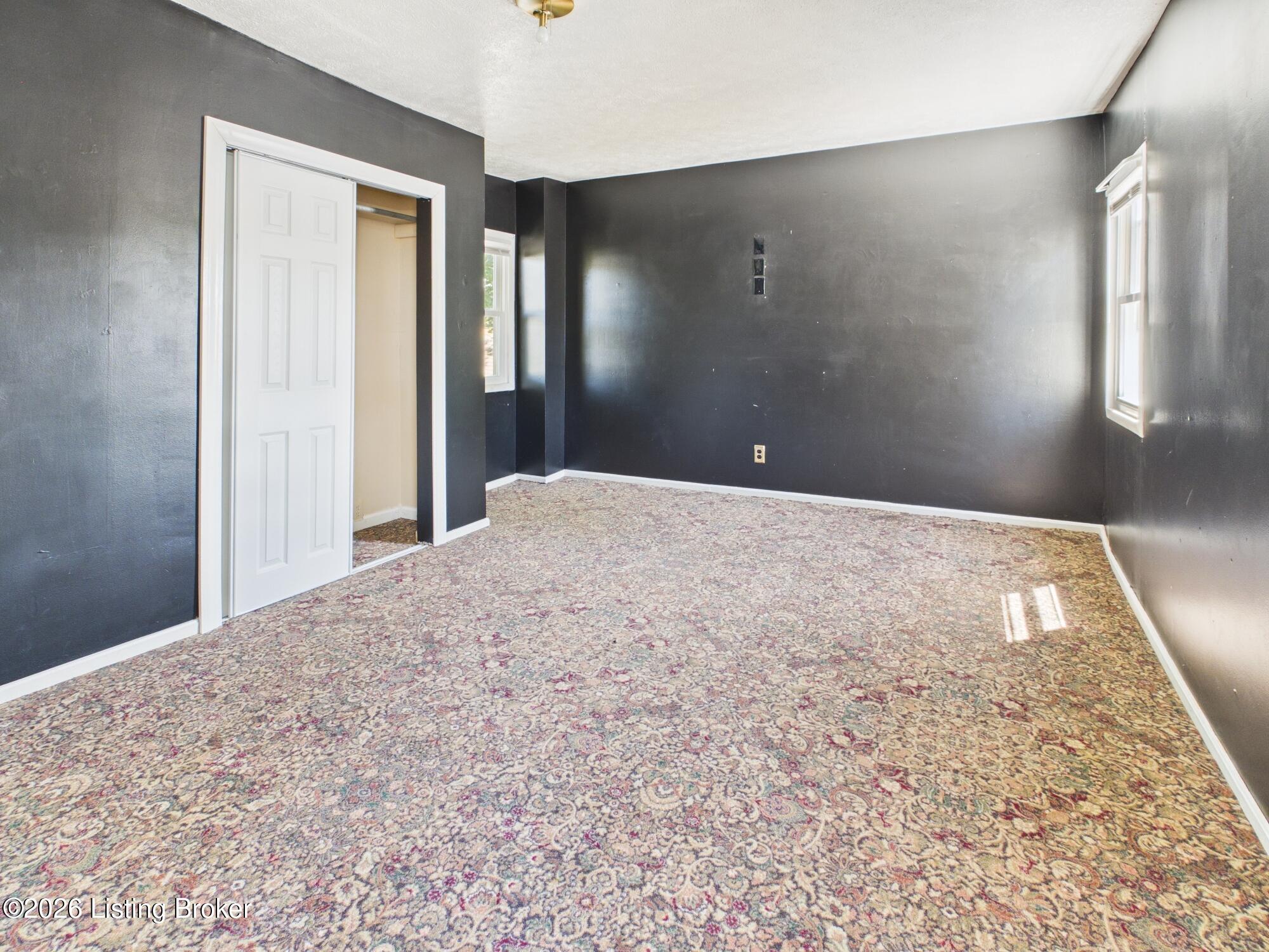 925 Schiller Ct Property Photo 17