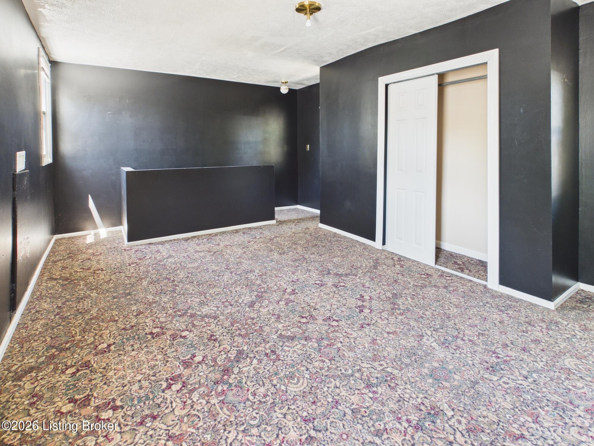 925 Schiller Ct Property Photo 18
