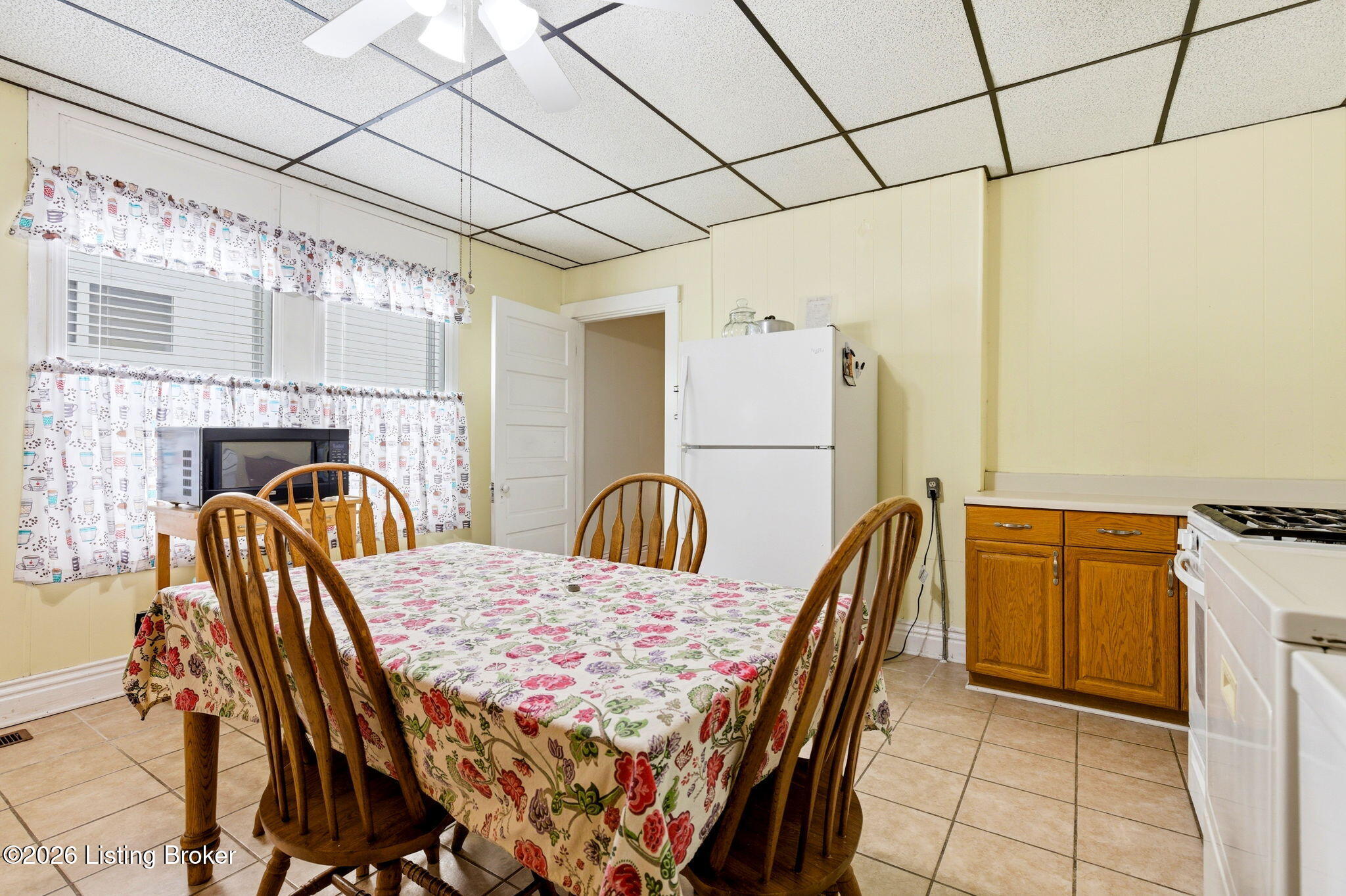 216 Saunders Ave Property Photo 19