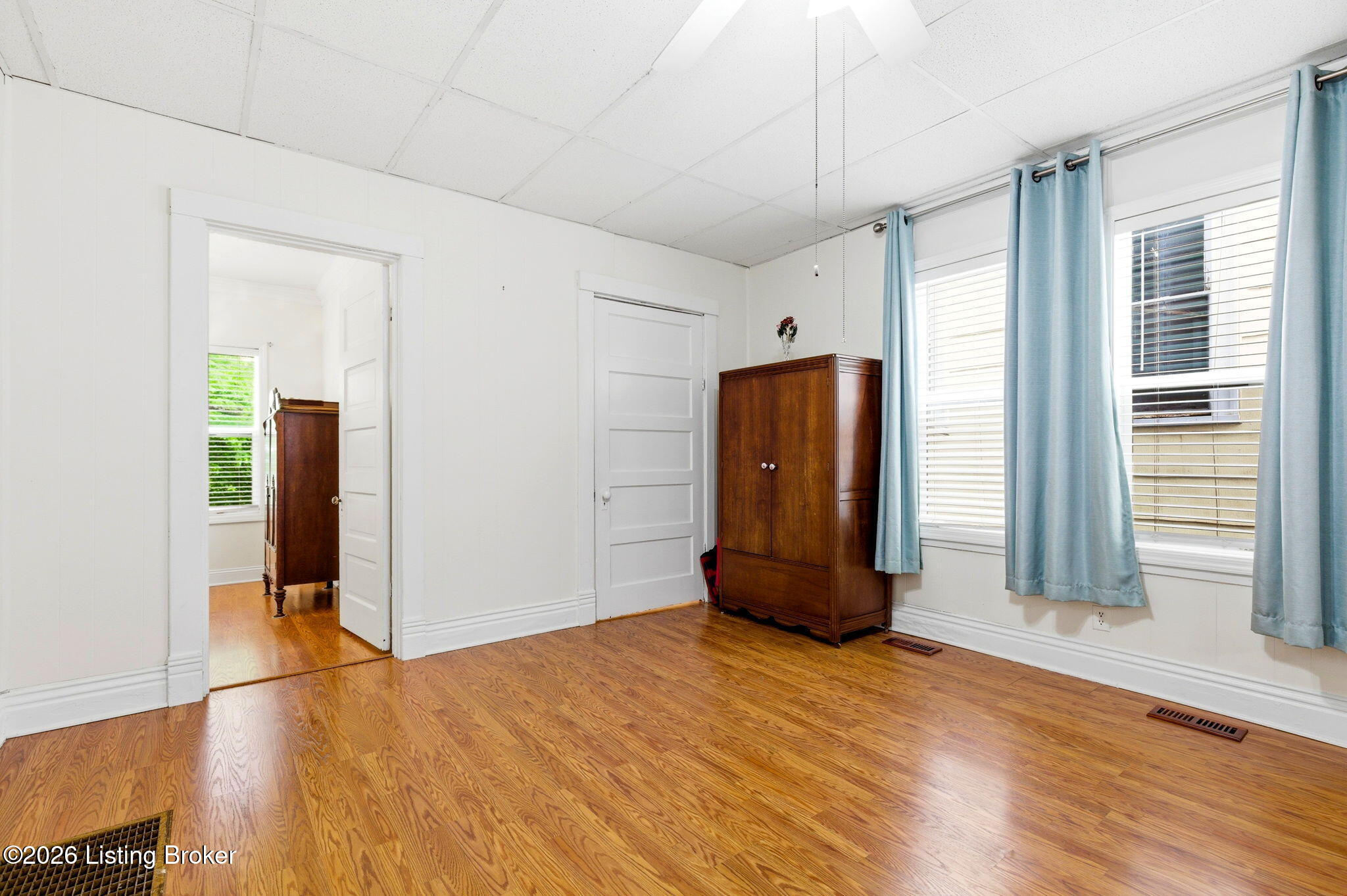 216 Saunders Ave Property Photo 24
