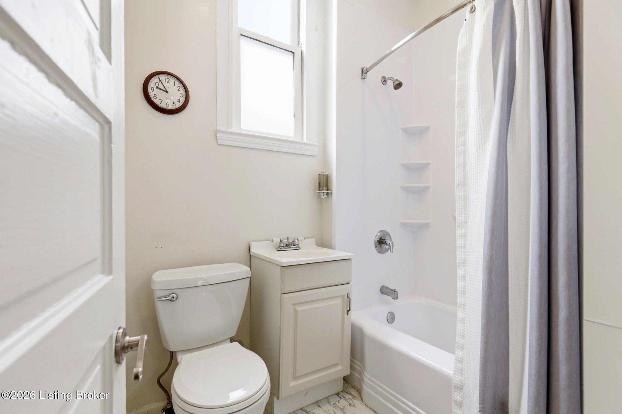 216 Saunders Ave Property Photo 26