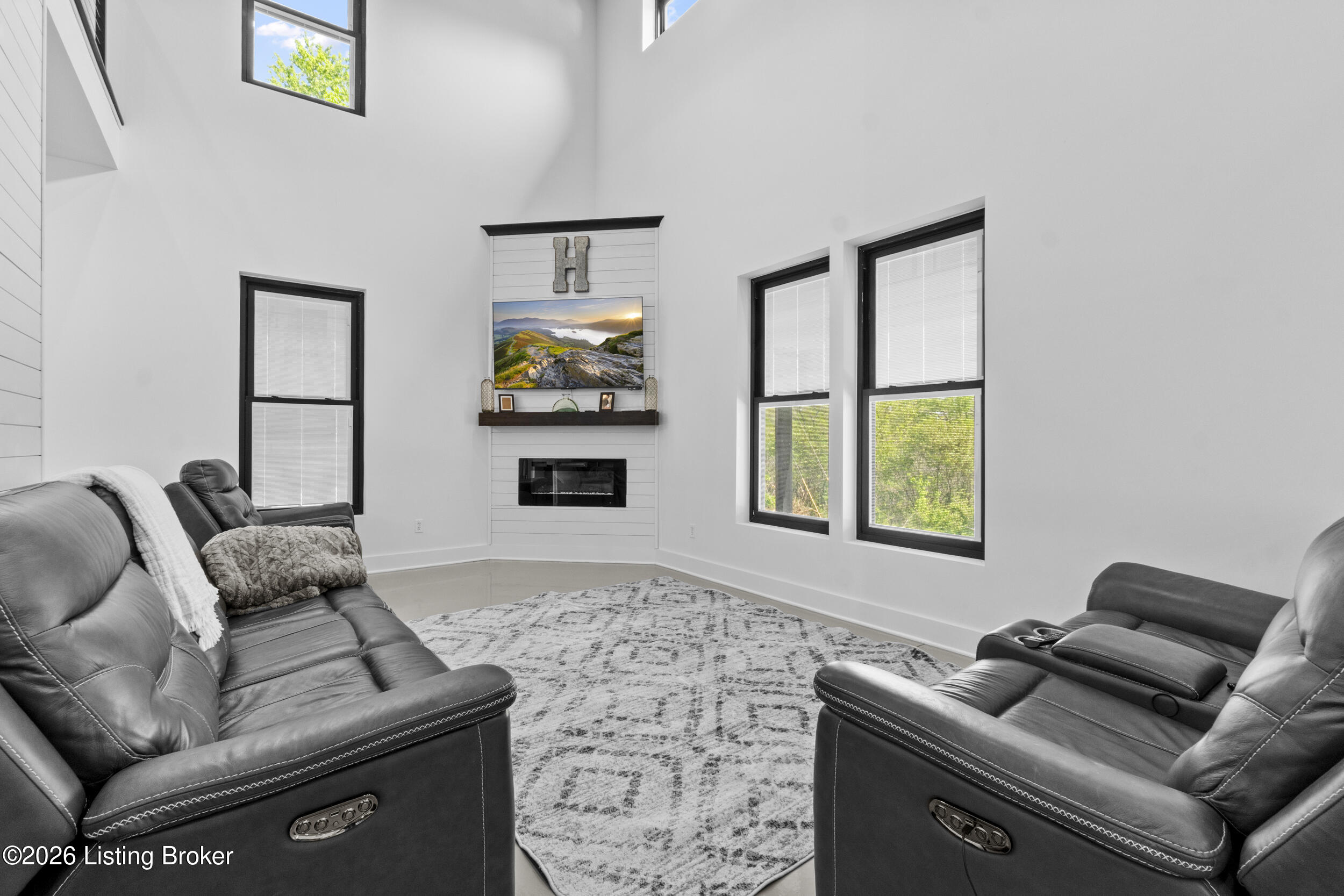 10315 Marion Martin Rd Property Photo 6