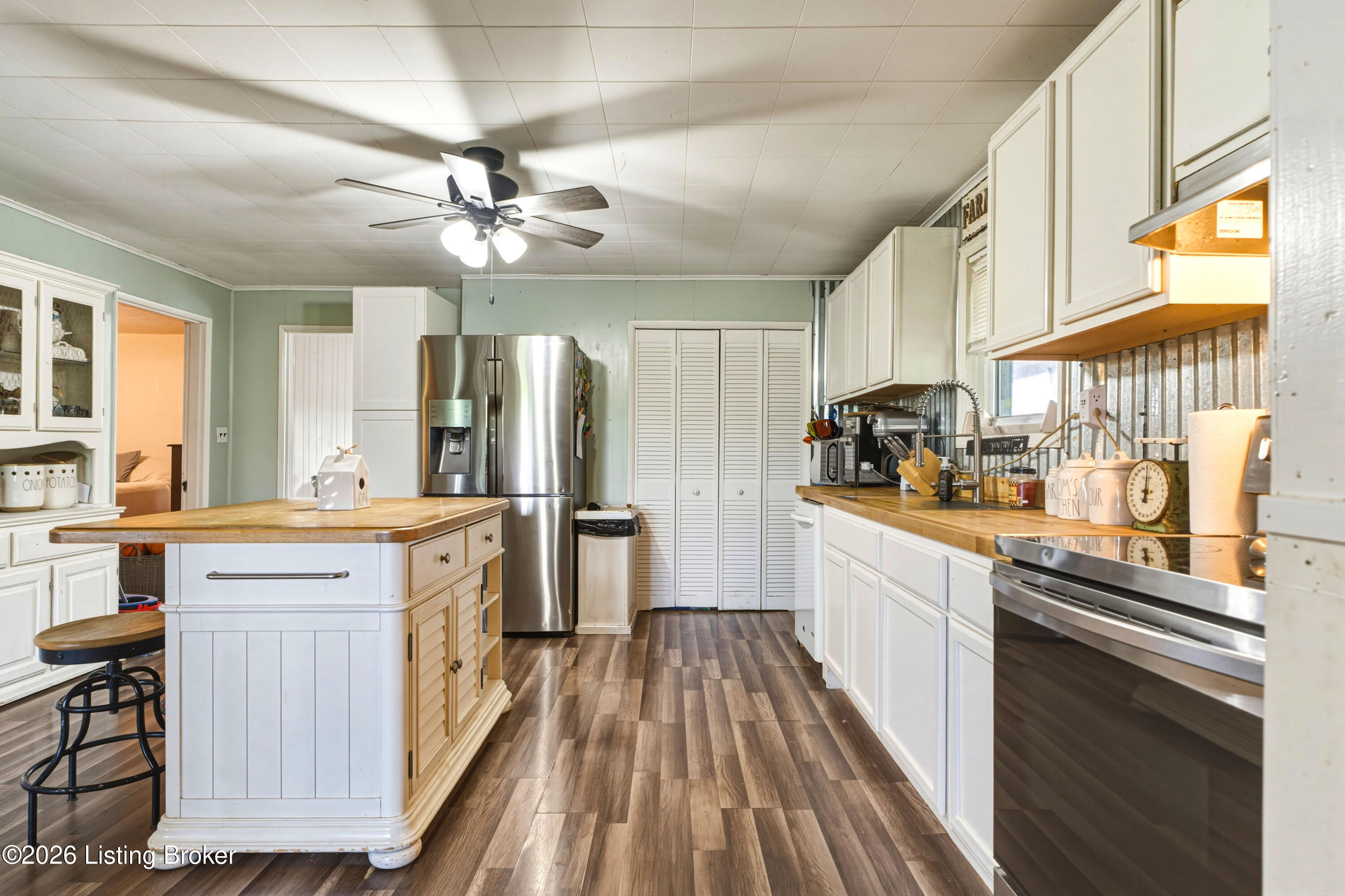 6568 Mount Zion Rd Property Photo 2