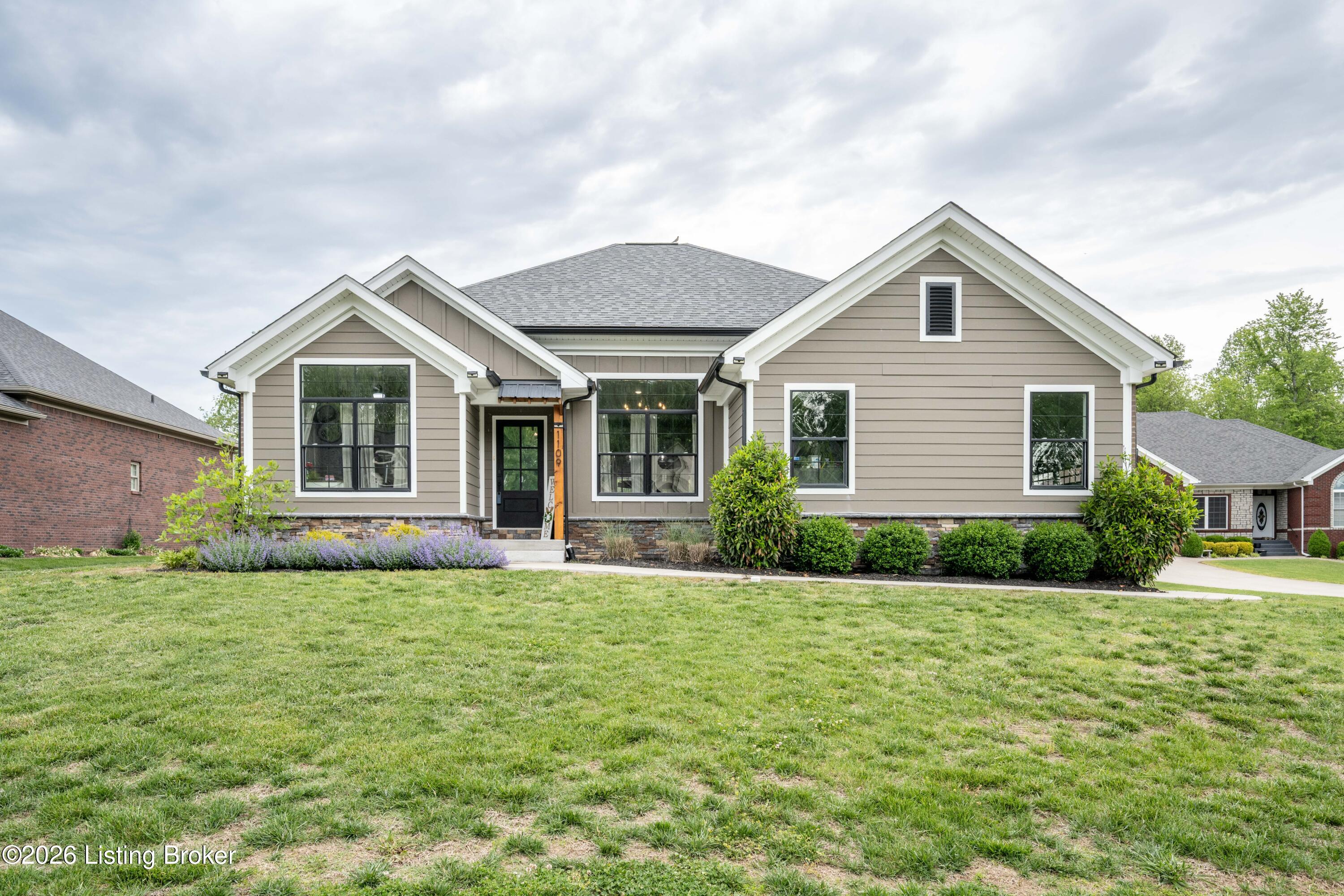 1109 Dora Dr Property Photo 1