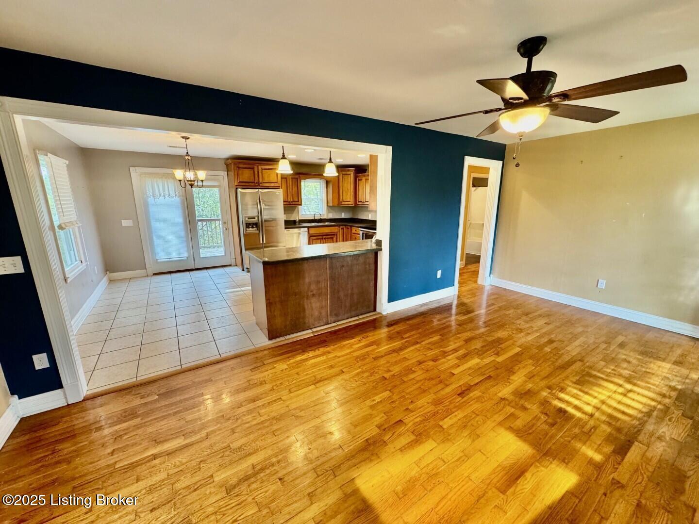 6374 Mackville Rd Property Photo 5