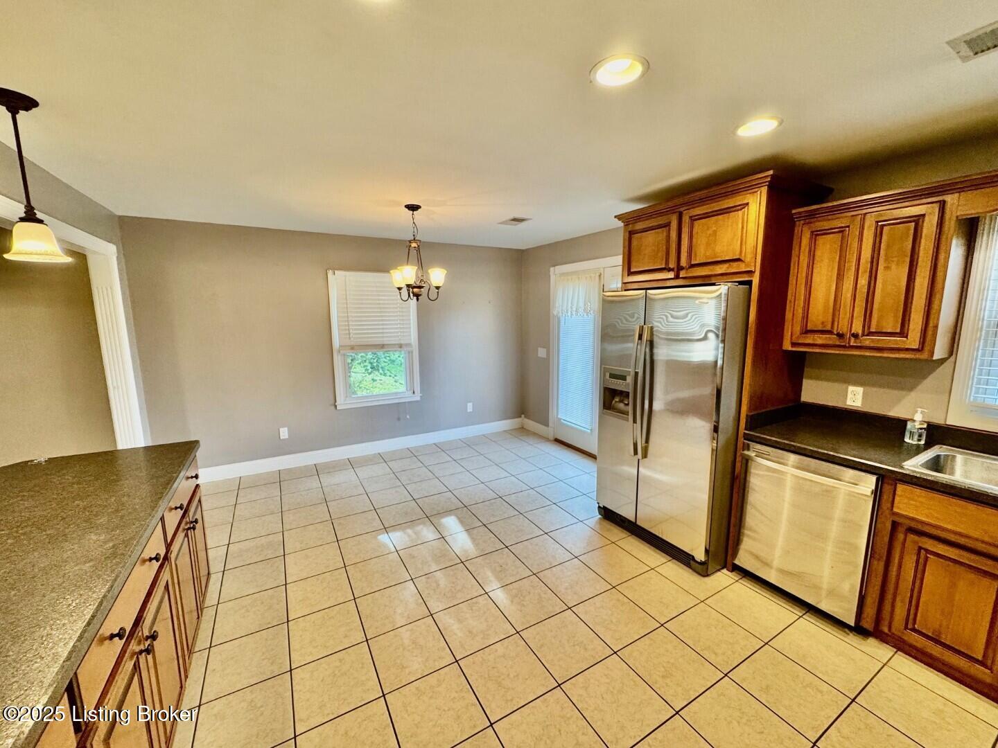 6374 Mackville Rd Property Photo 8