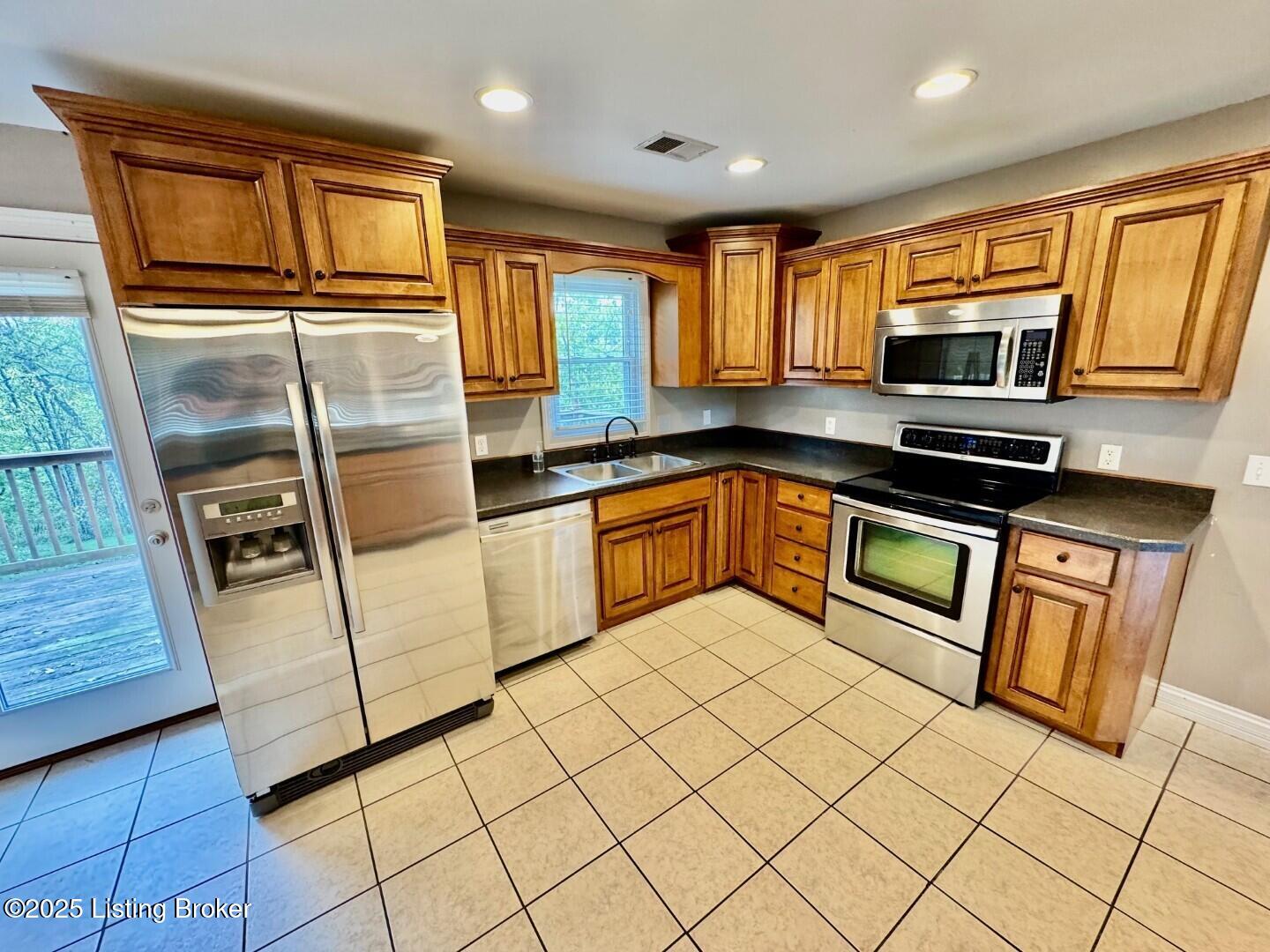 6374 Mackville Rd Property Photo 9