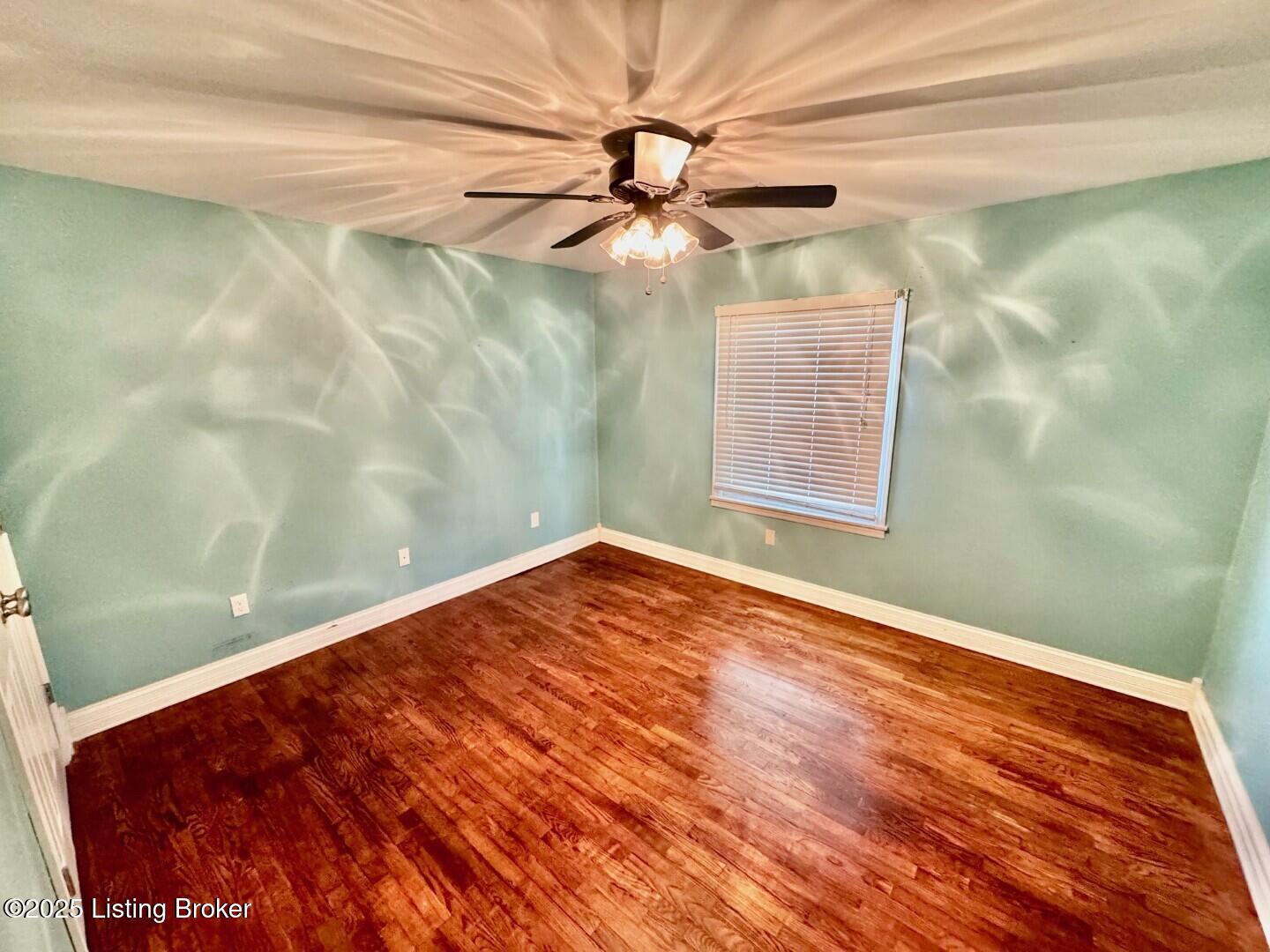 6374 Mackville Rd Property Photo 10
