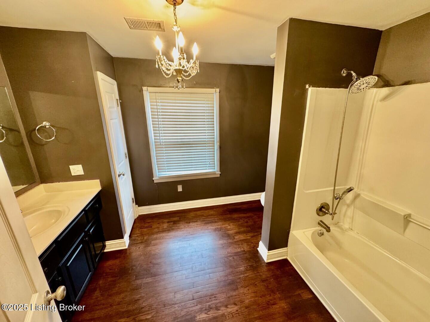 6374 Mackville Rd Property Photo 12