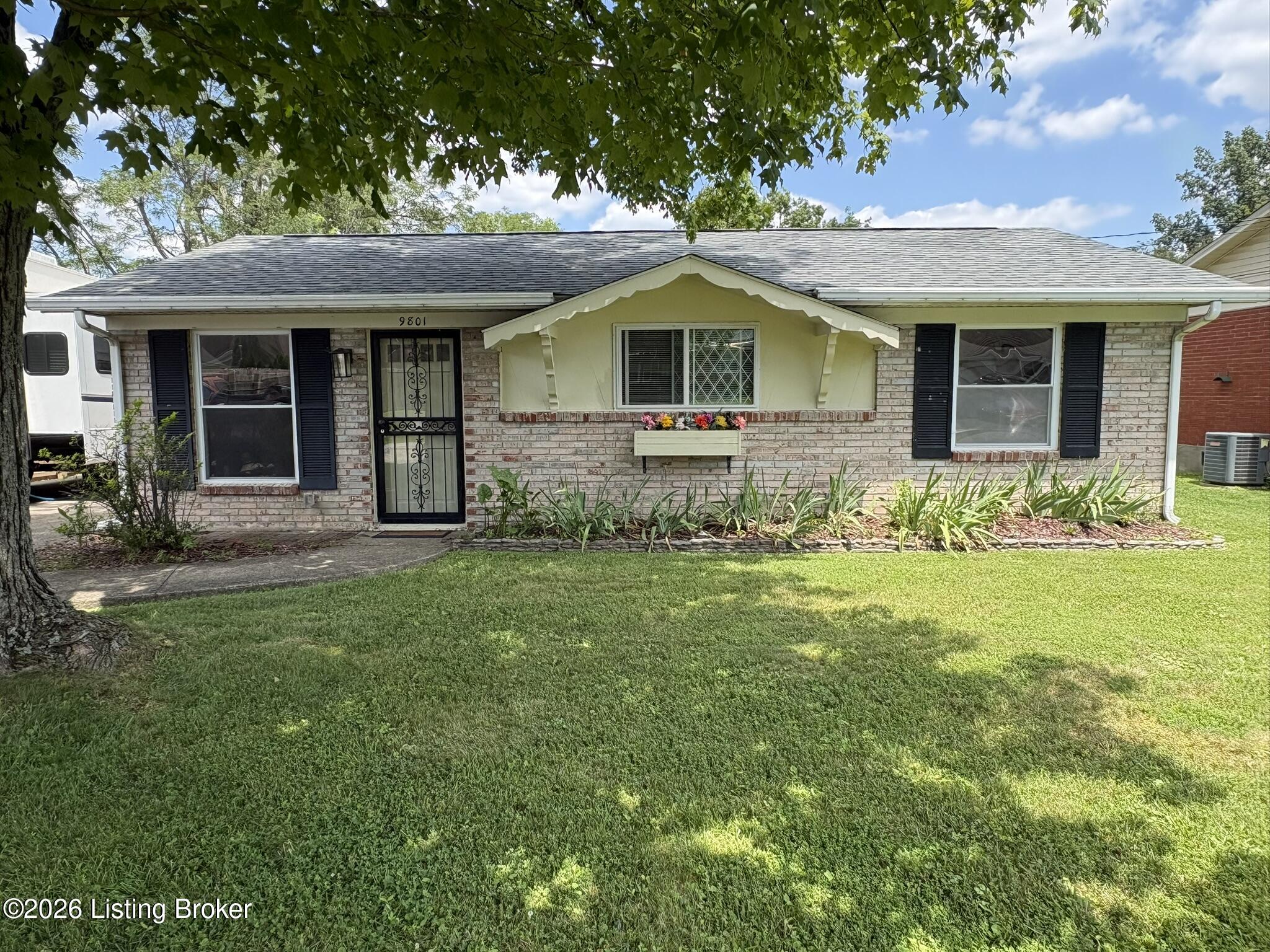 9801 Chambers Ct Property Photo 1
