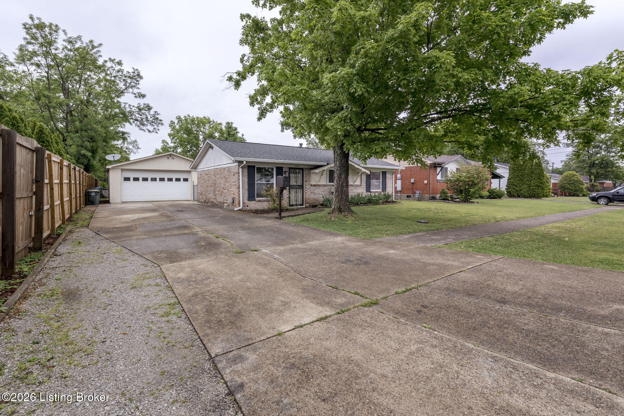 9801 Chambers Ct Property Photo 38